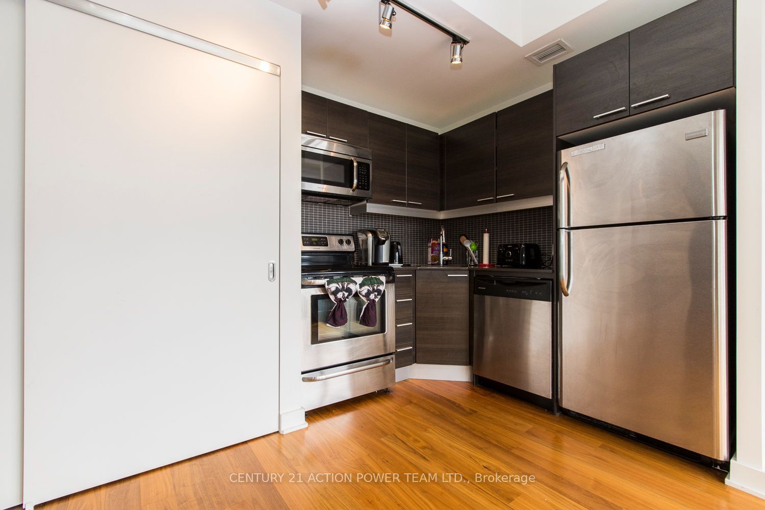 354 Gladstone Avenue 707 Property Photo 13