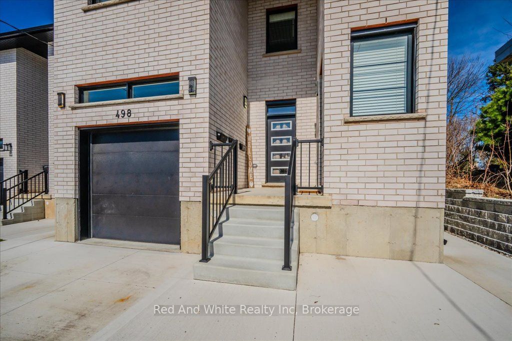 498 Karn Street Property Photo 2