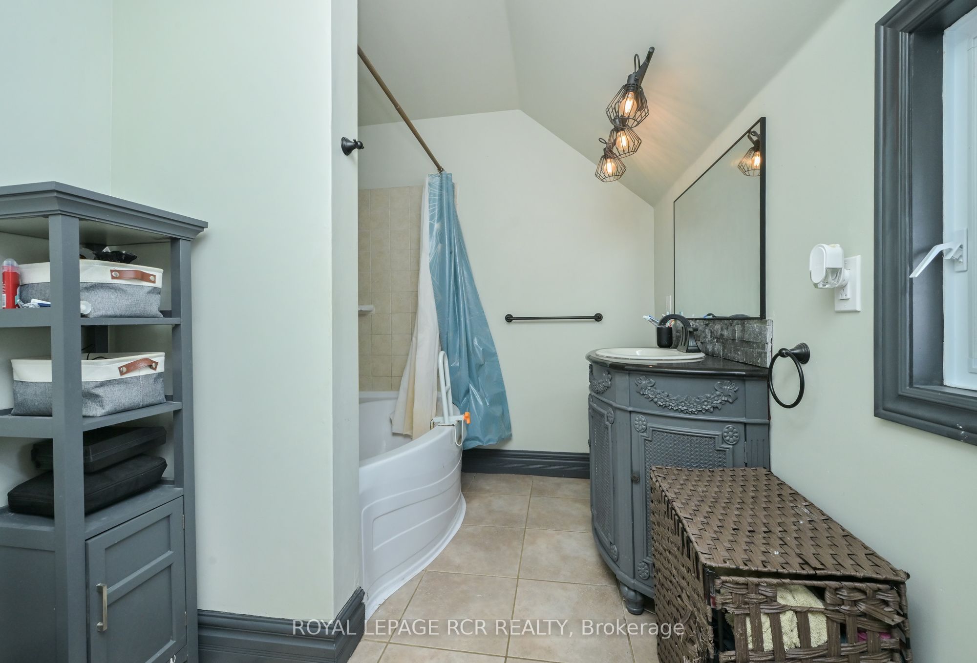 103 Amaranth St E Property Photo 22
