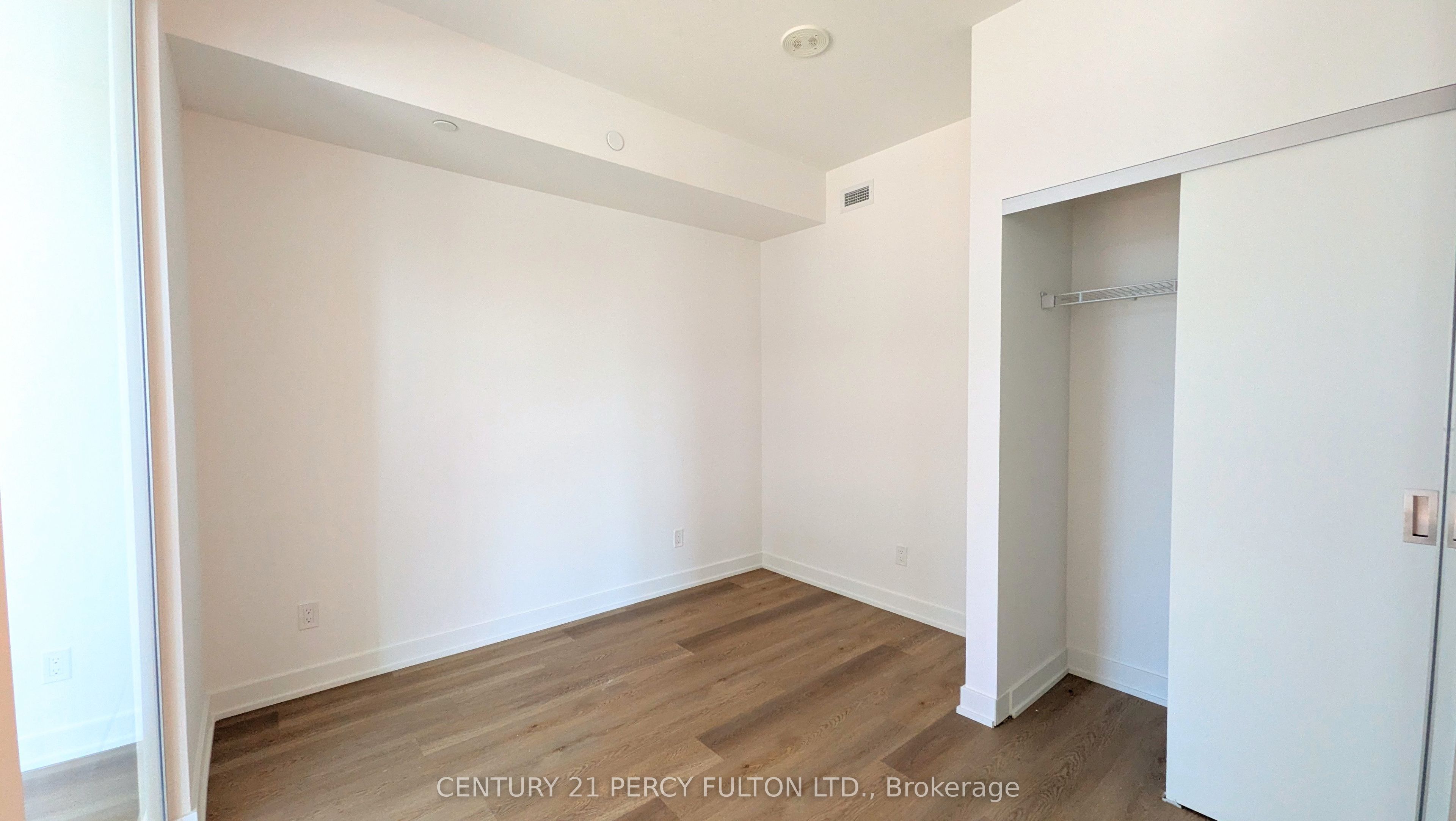 101 John Street N 1017 Property Photo 3