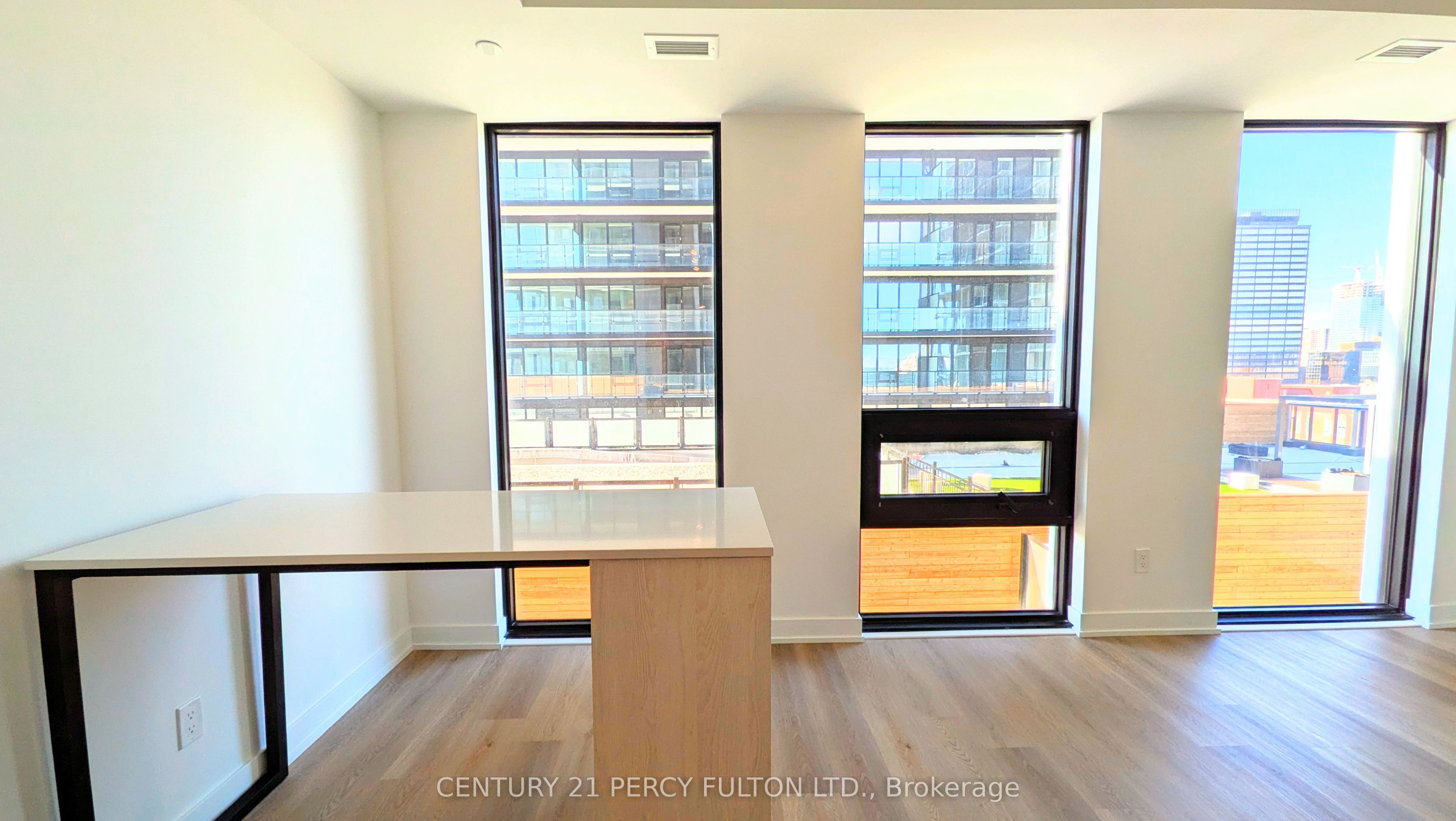 101 John Street N 1017 Property Photo 6
