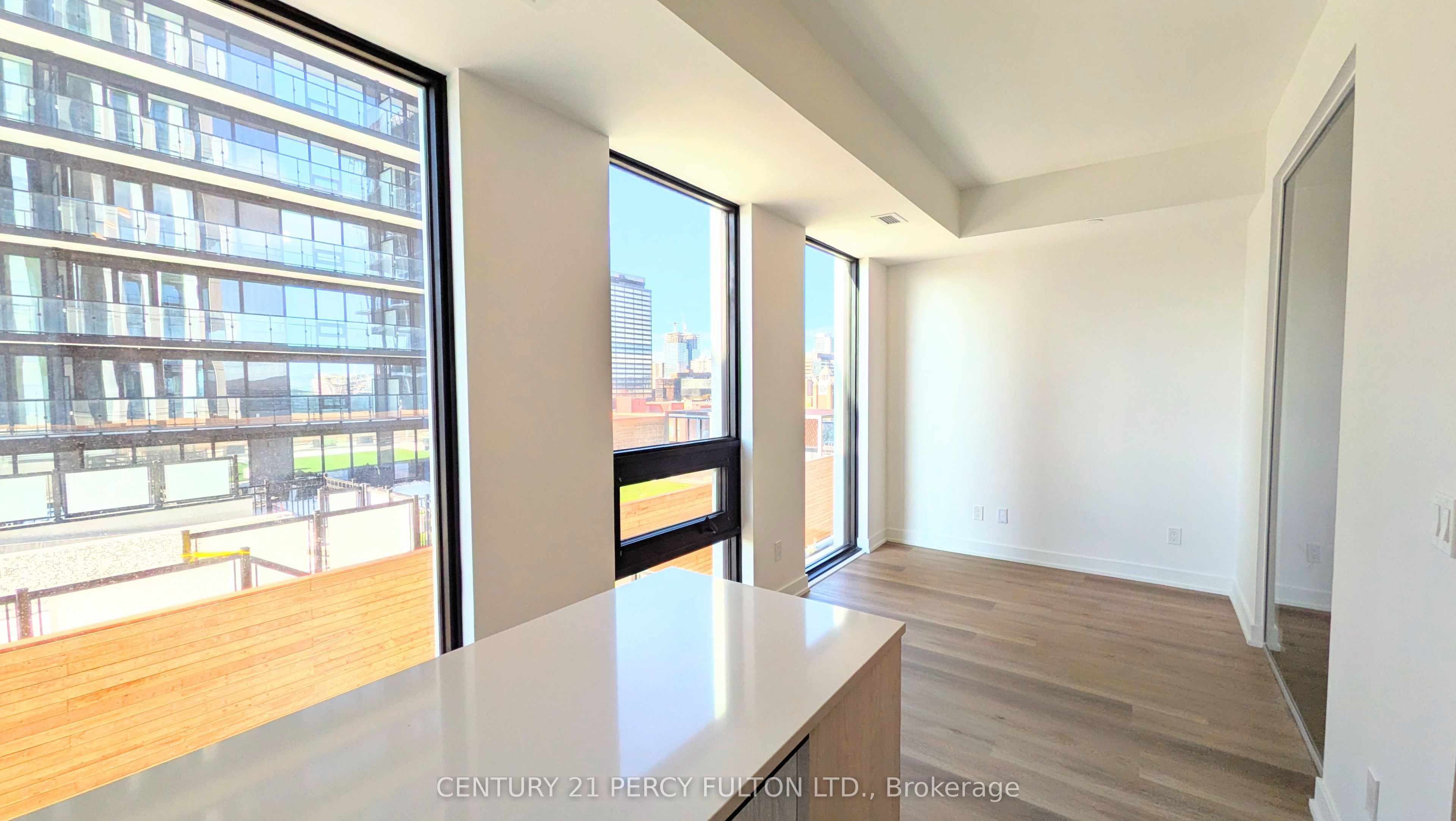 101 John Street N 1017 Property Photo 7