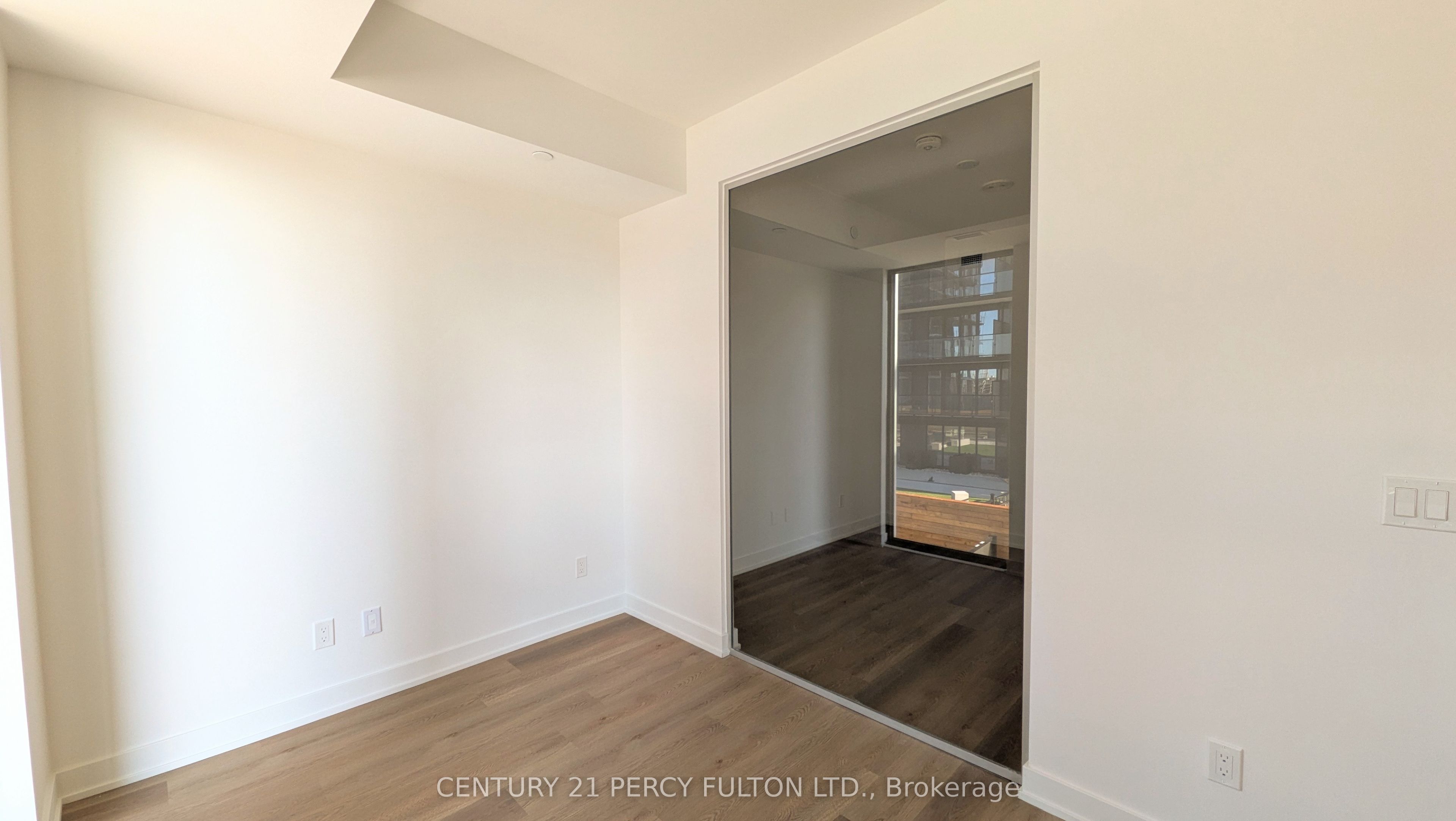 101 John Street N 1017 Property Photo 8