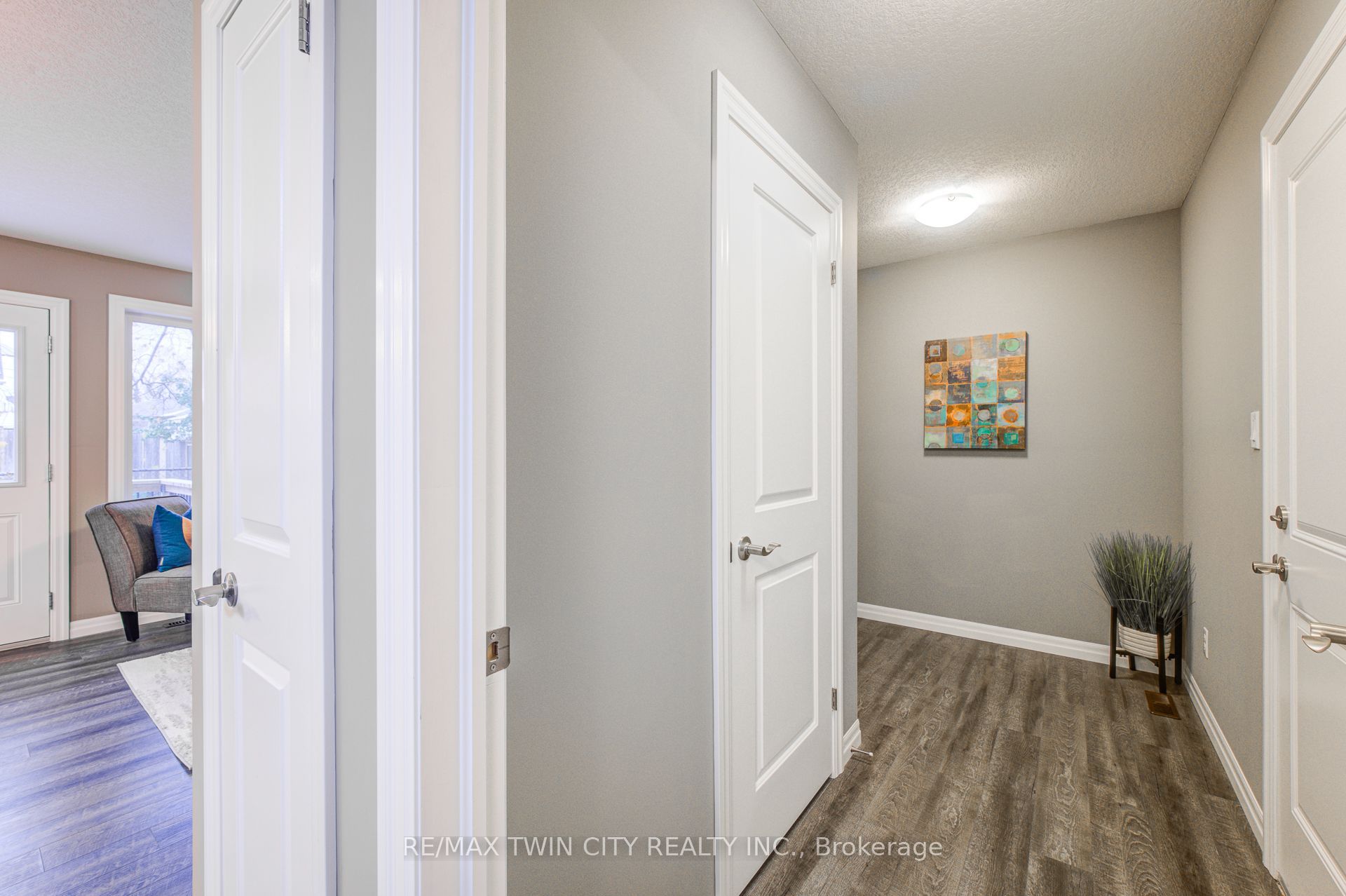 343 Huron Street 17 Property Photo 16
