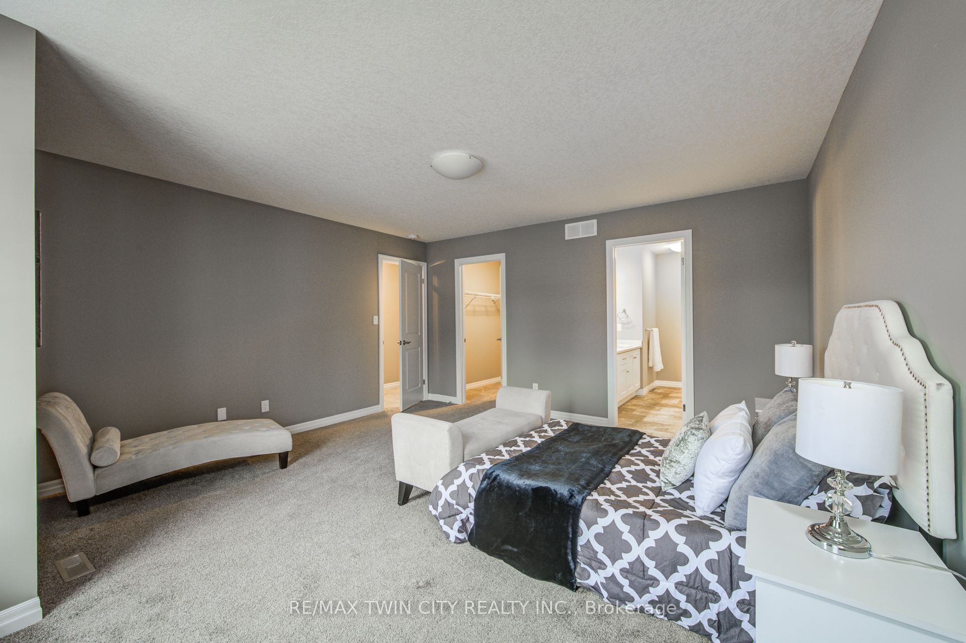 343 Huron Street 17 Property Photo 23