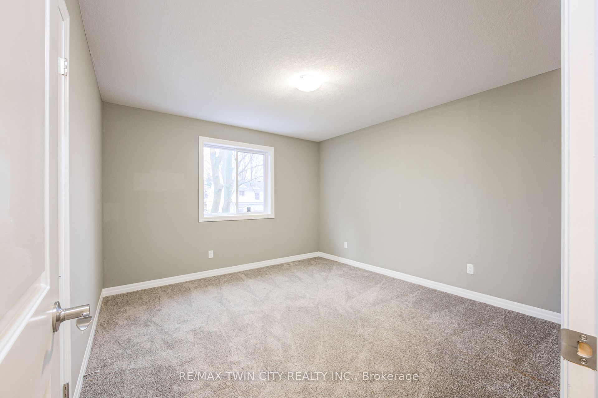 343 Huron Street 17 Property Photo 33