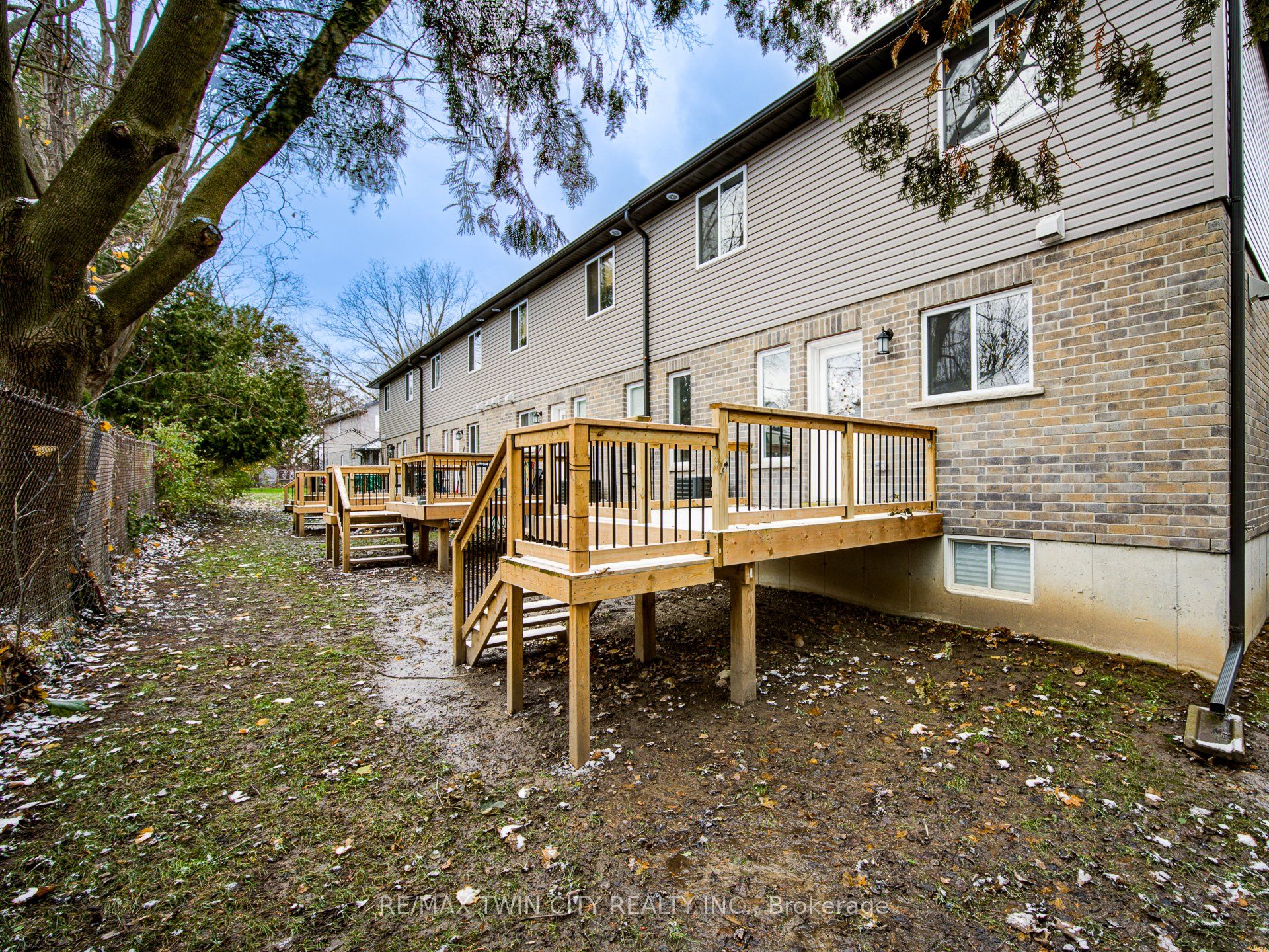343 Huron Street 17 Property Photo 35