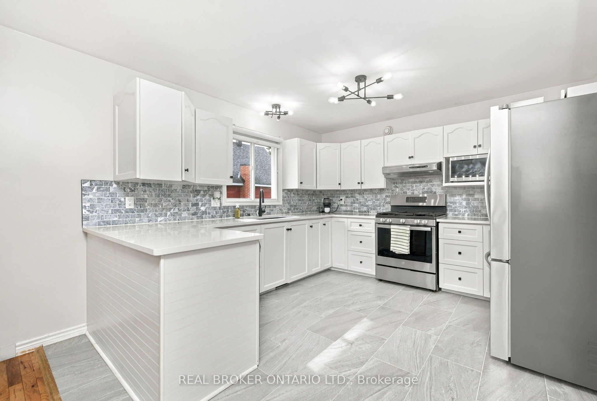 202 Santiago Street Property Photo 7