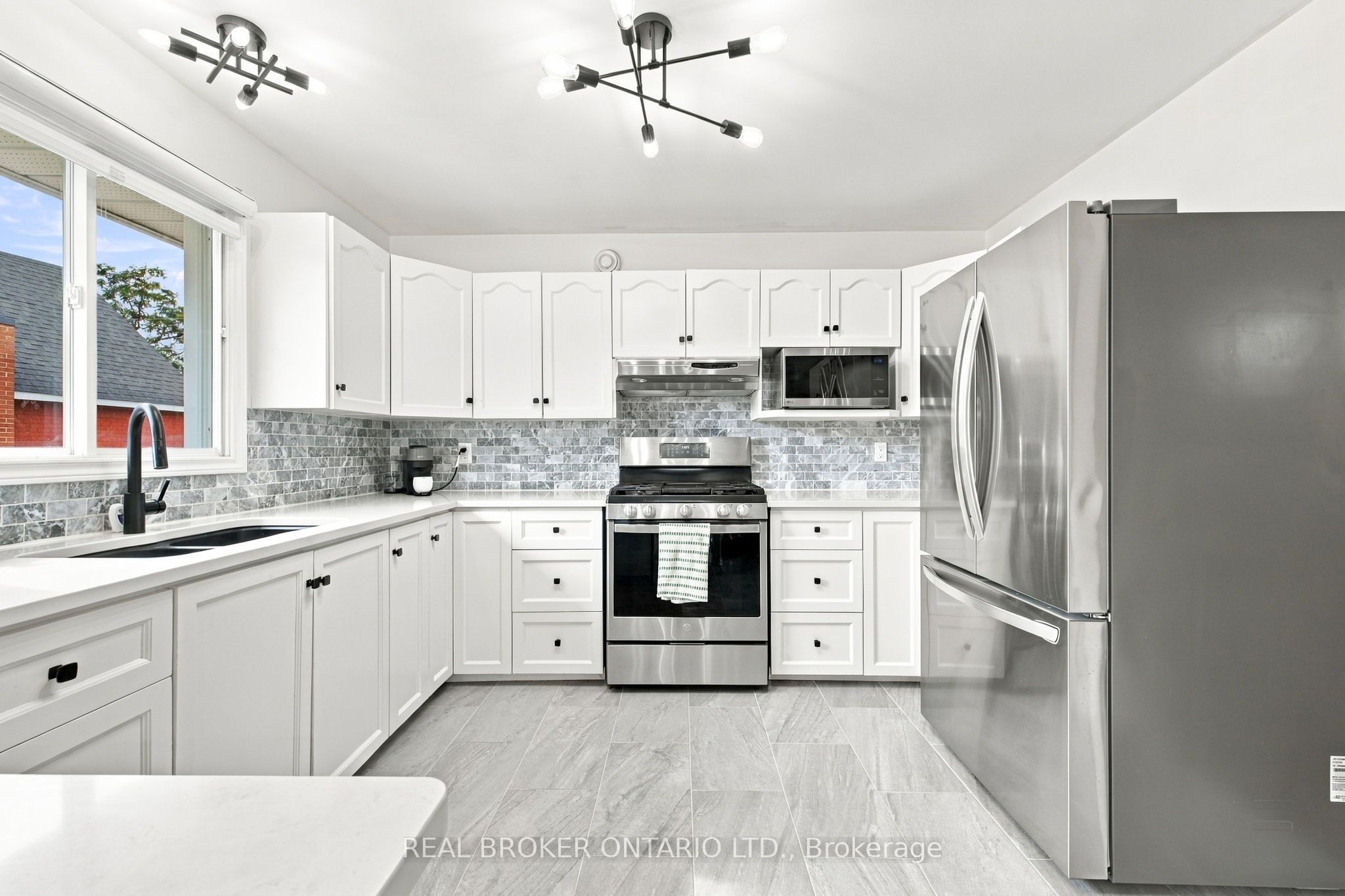 202 Santiago Street Property Photo 8