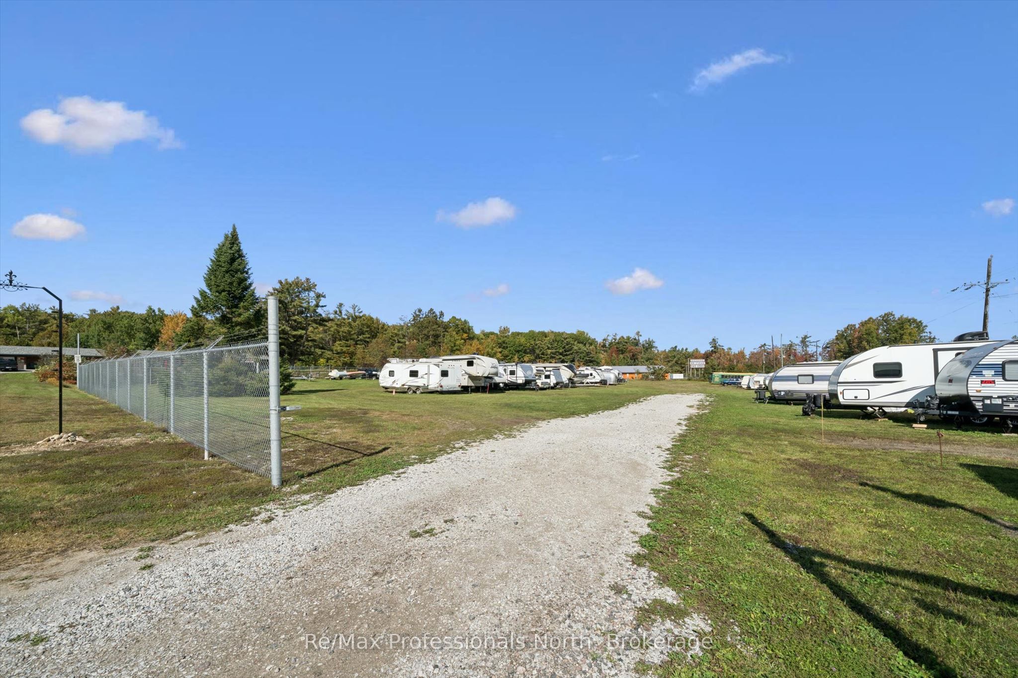 1695-1703 Winhara Road Property Photo 9
