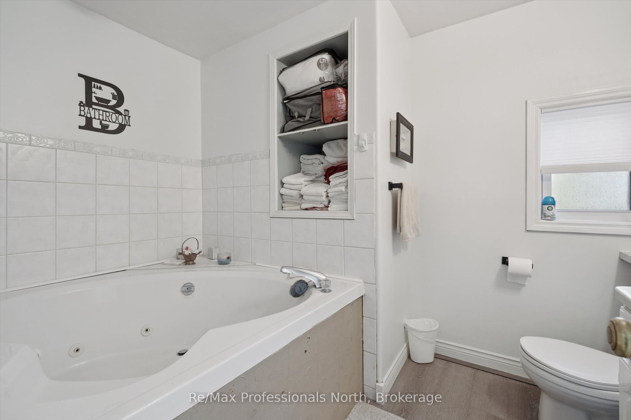 1695-1703 Winhara Road Property Photo 18