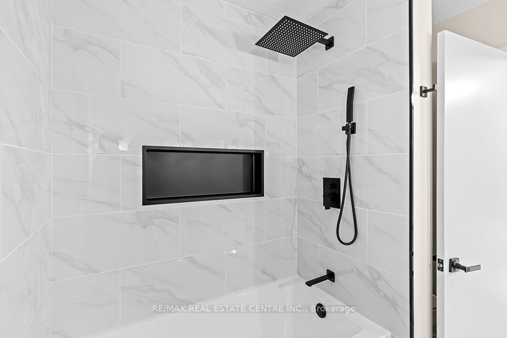1030 Yonge Street S Property Photo 18