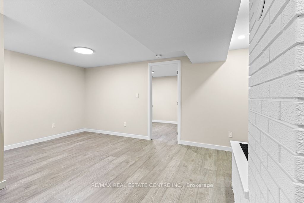 1030 Yonge Street S Property Photo 32