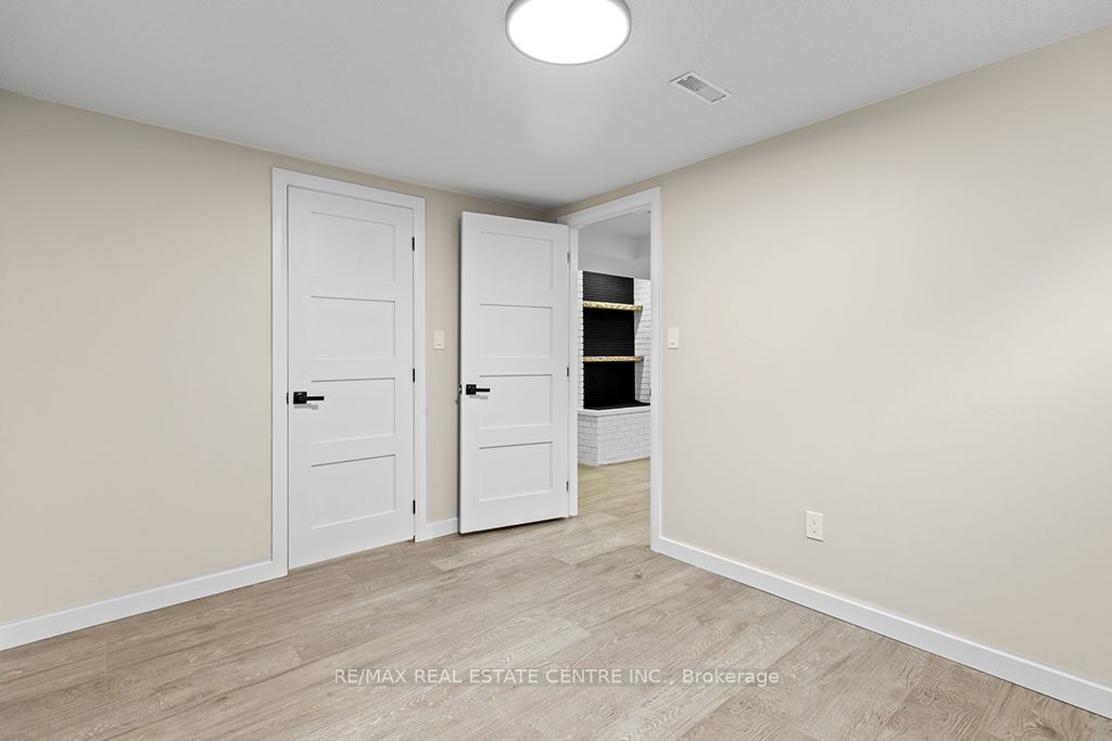 1030 Yonge Street S Property Photo 36