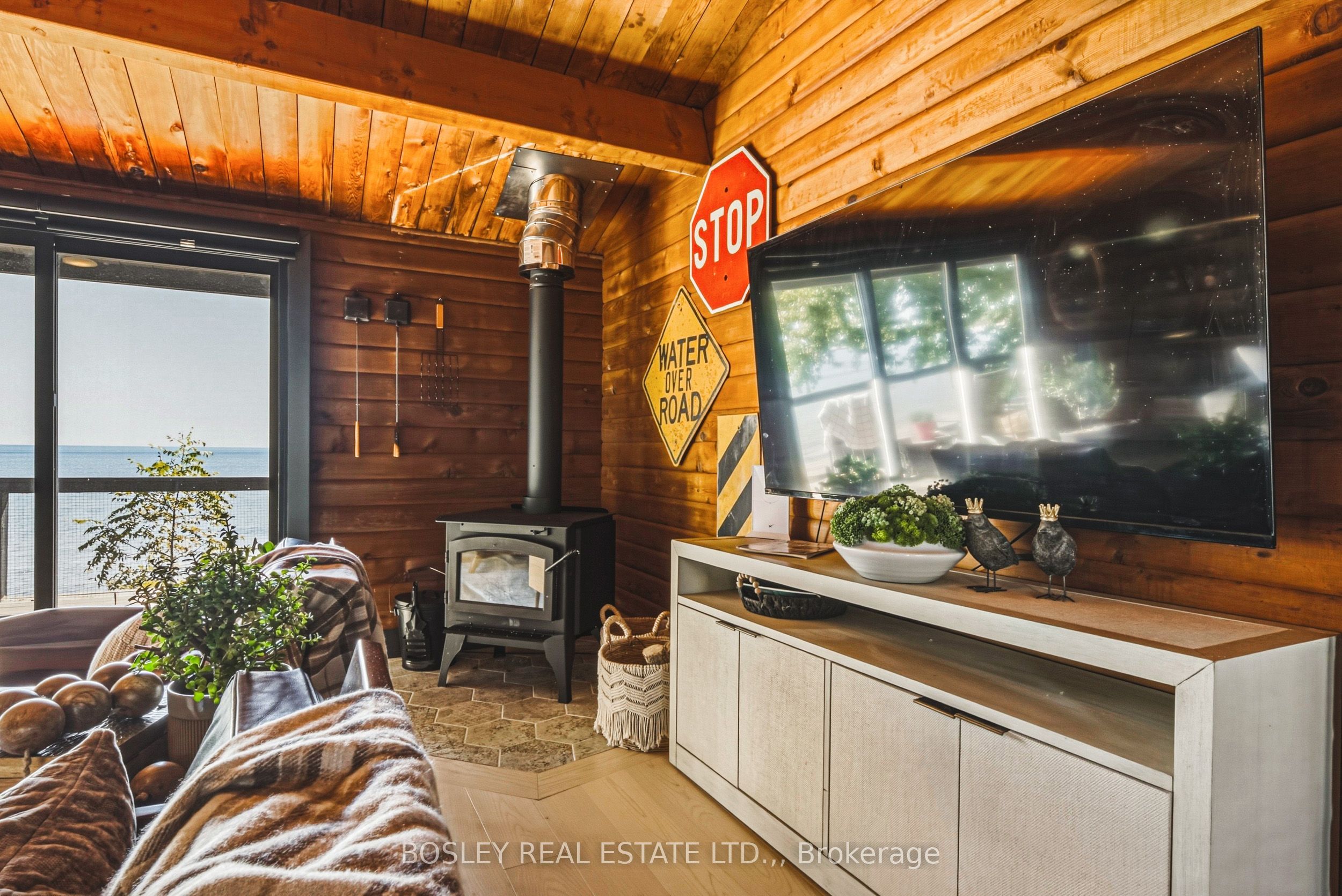 101 Lighthouse Drive Property Photo 15