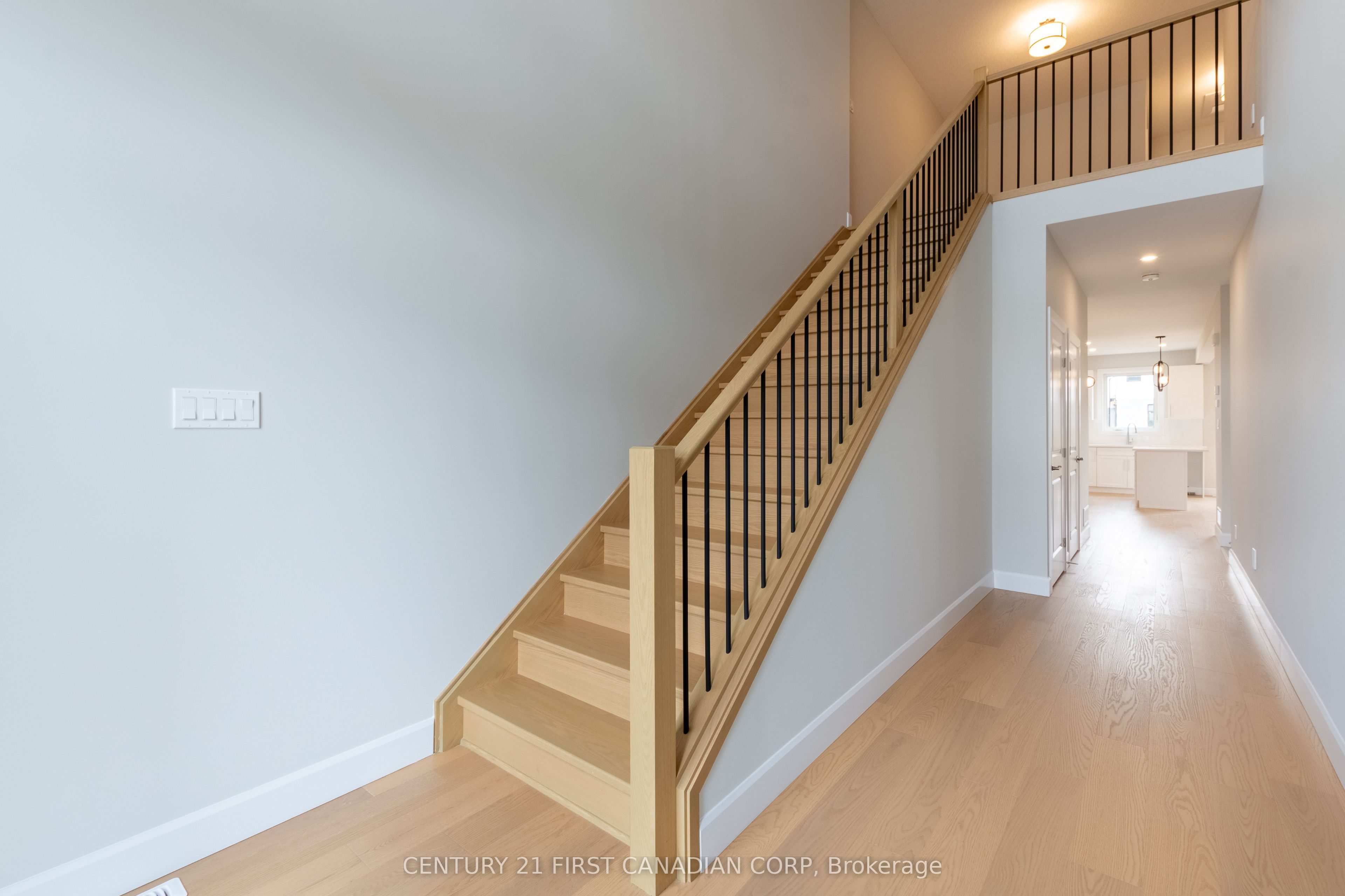6453 Royal Magnolia Avenue Property Photo 4