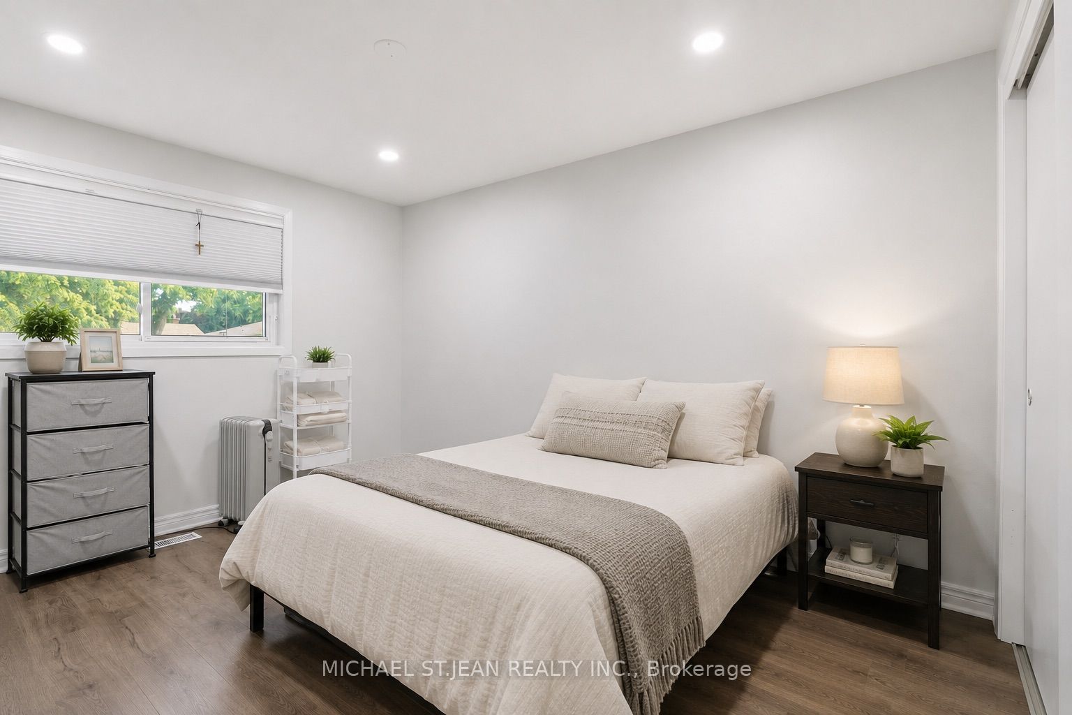 6562 Glengate Street Property Photo 15