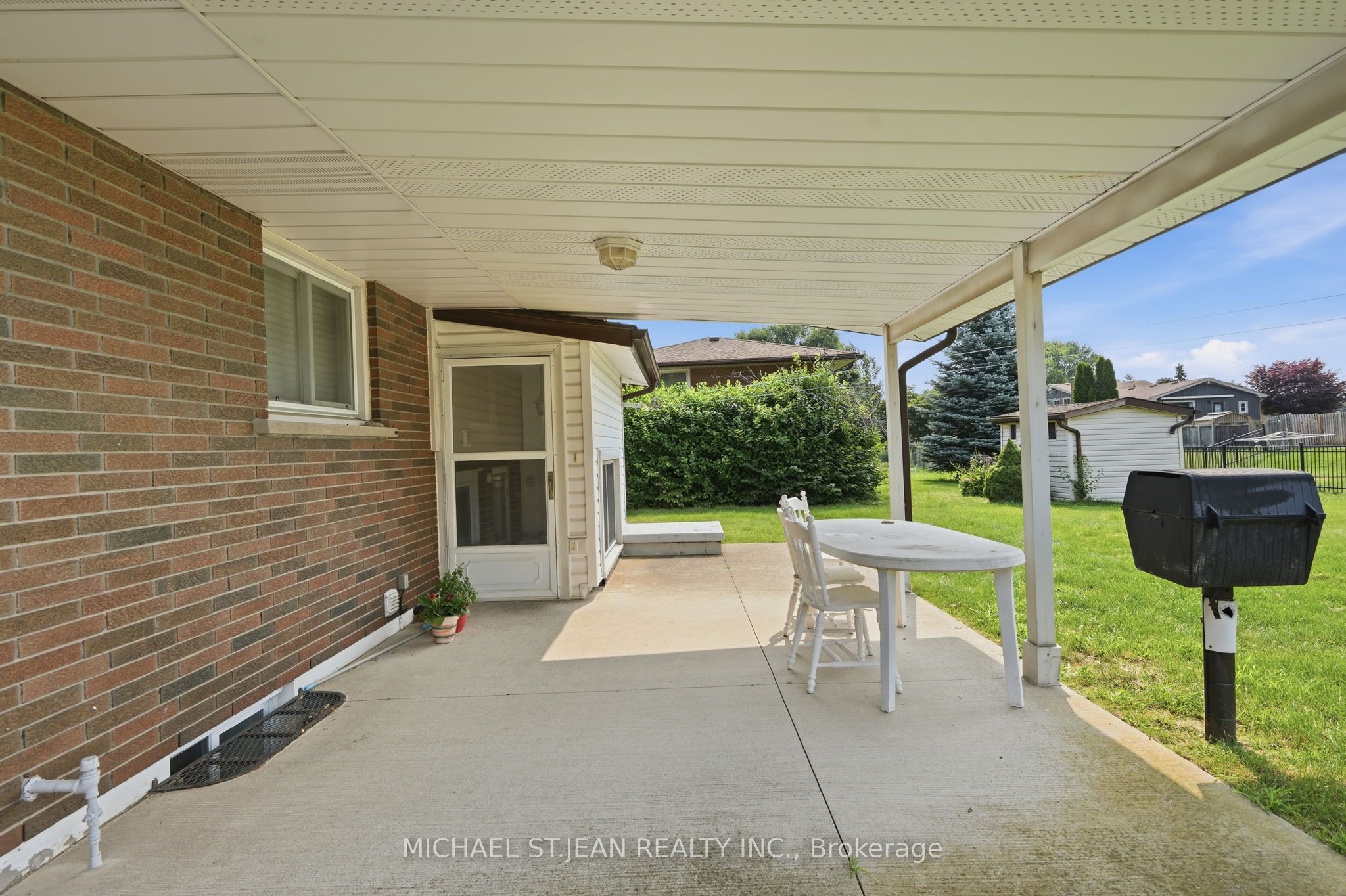 6562 Glengate Street Property Photo 18