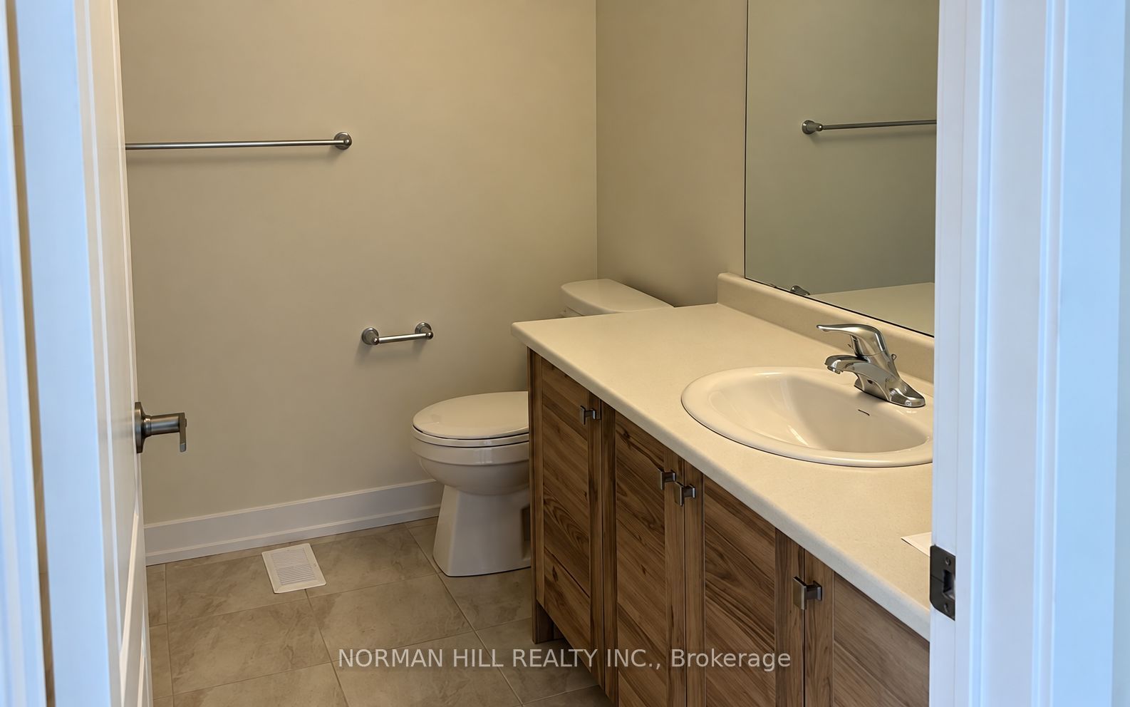 215 Wilmot Road Property Photo 9