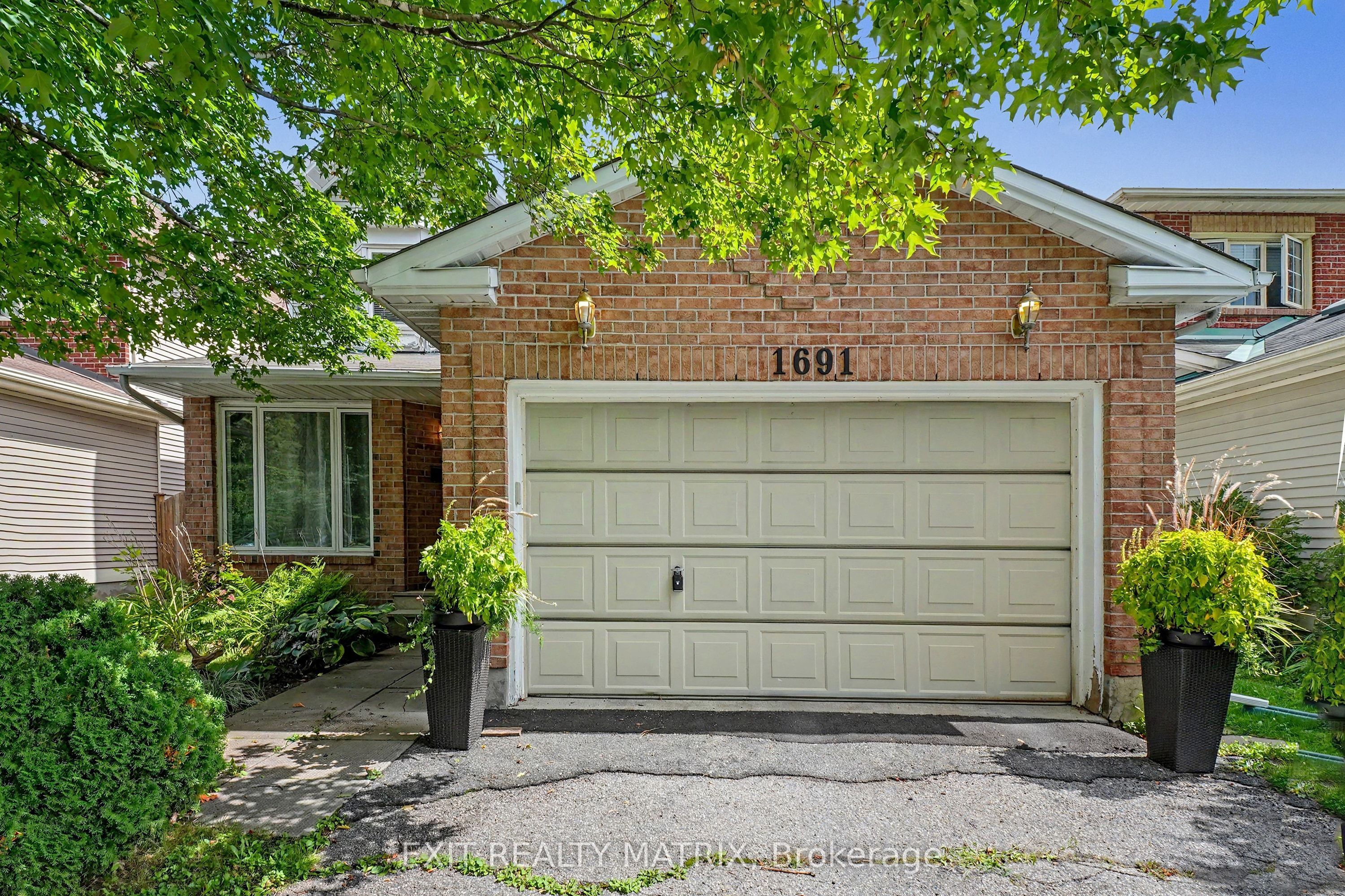 1691 Hunters Run Drive Property Photo 1