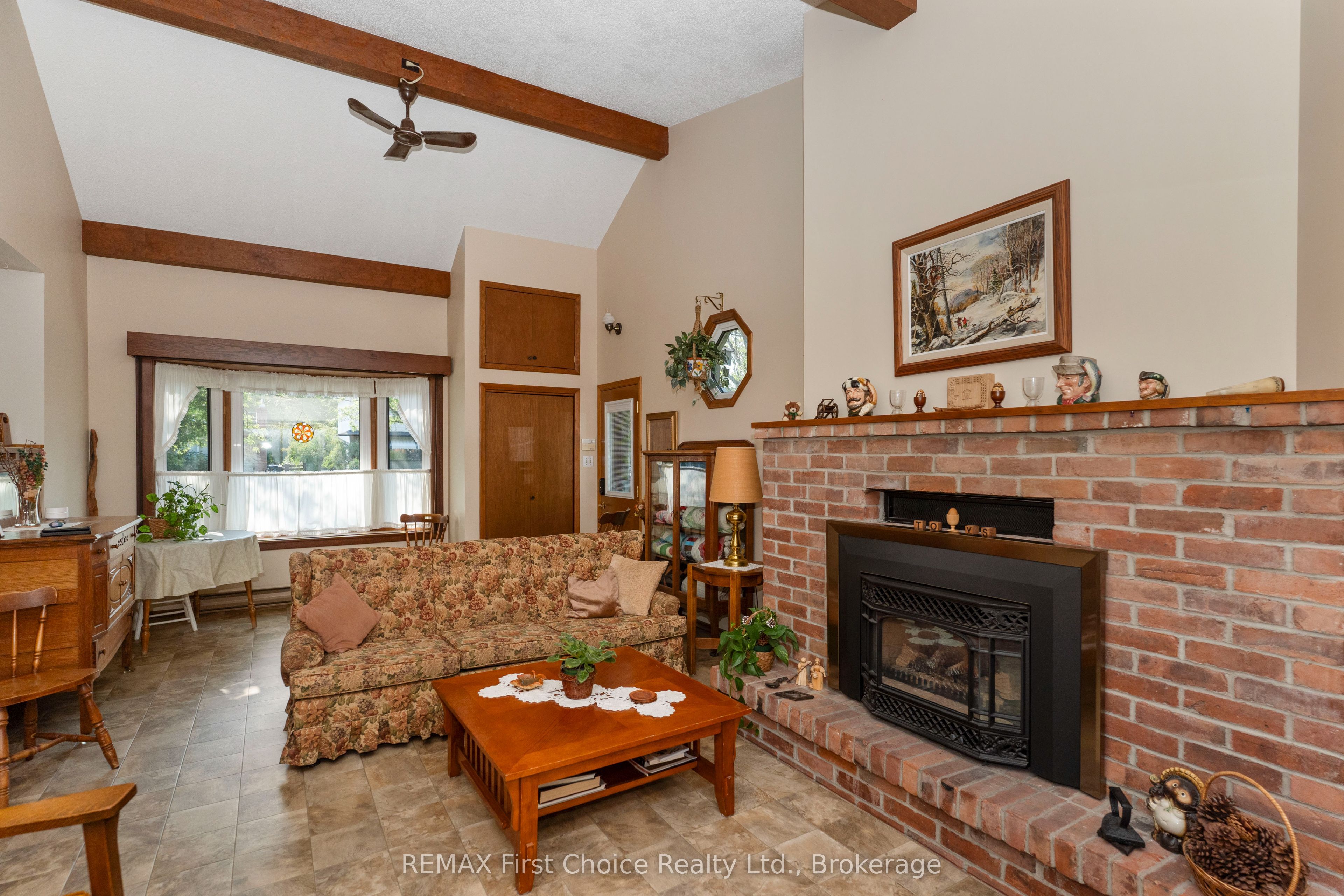 160 Whalen Street Property Photo 11