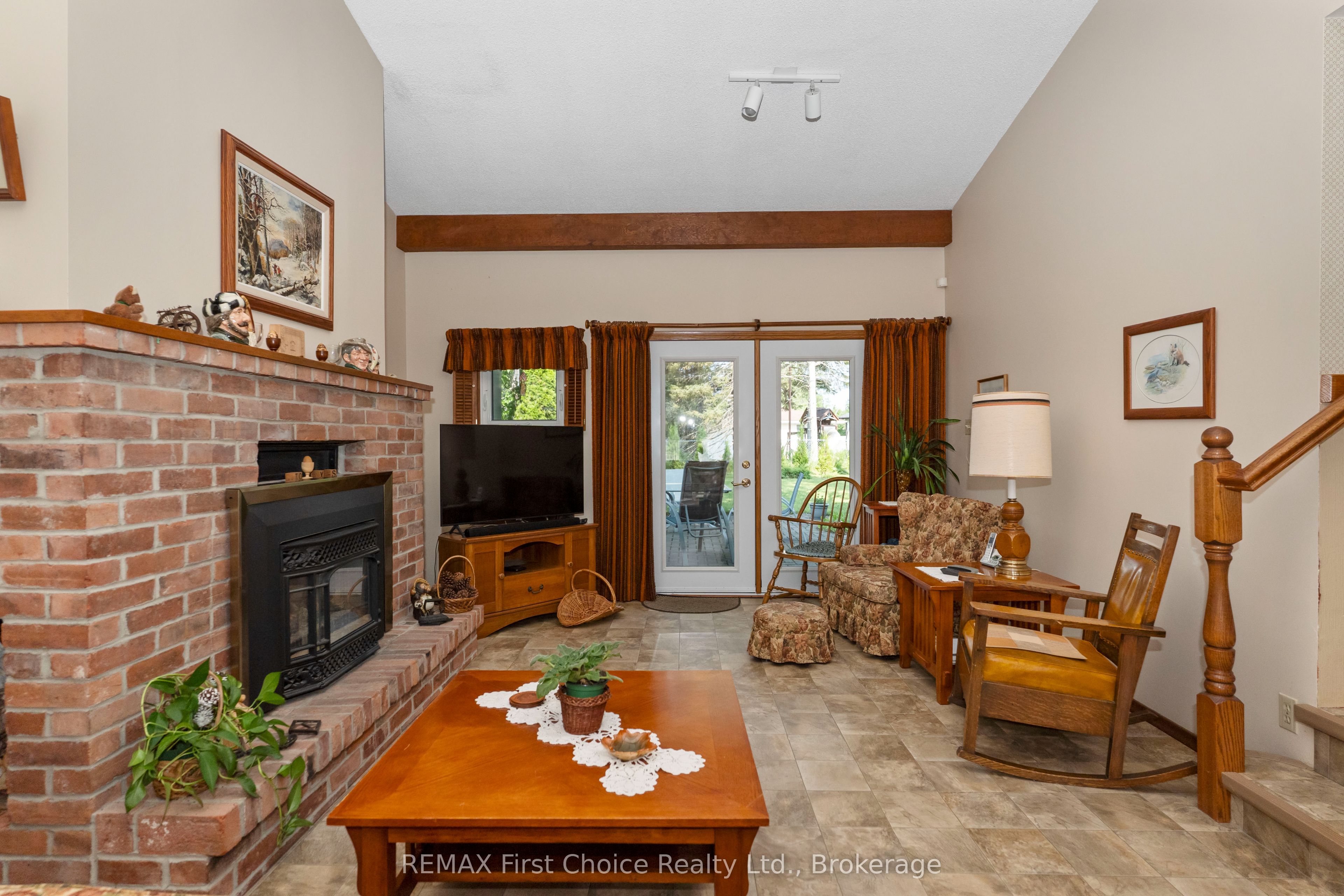 160 Whalen Street Property Photo 15