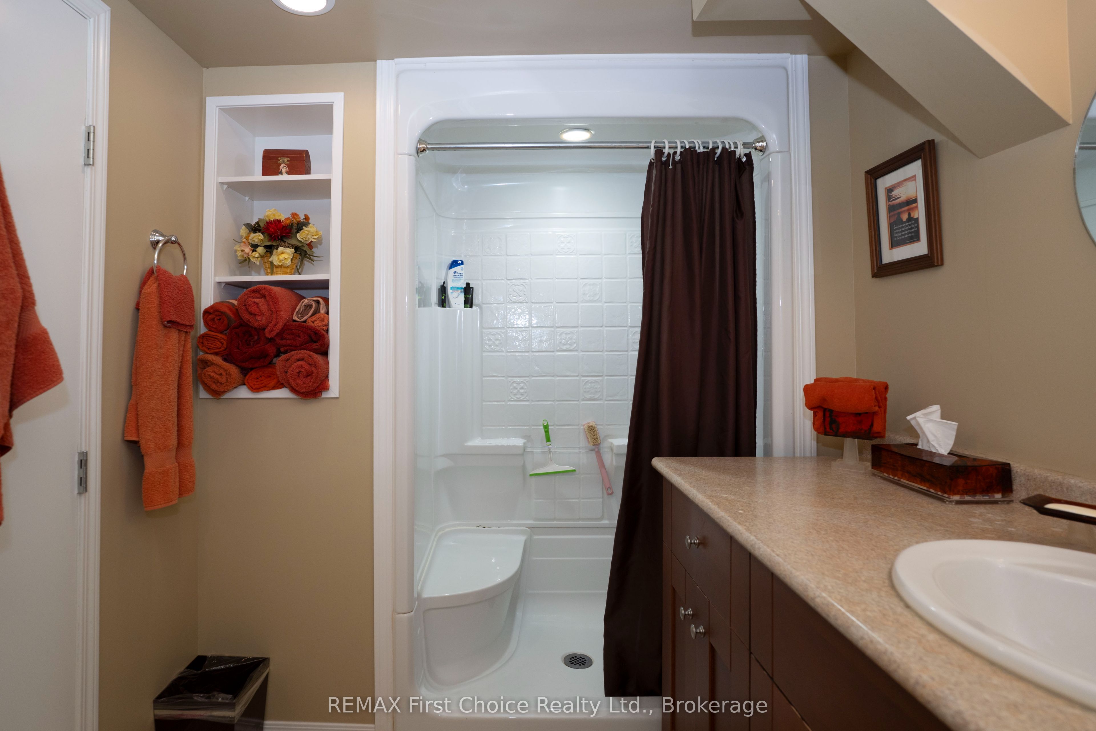 160 Whalen Street Property Photo 39