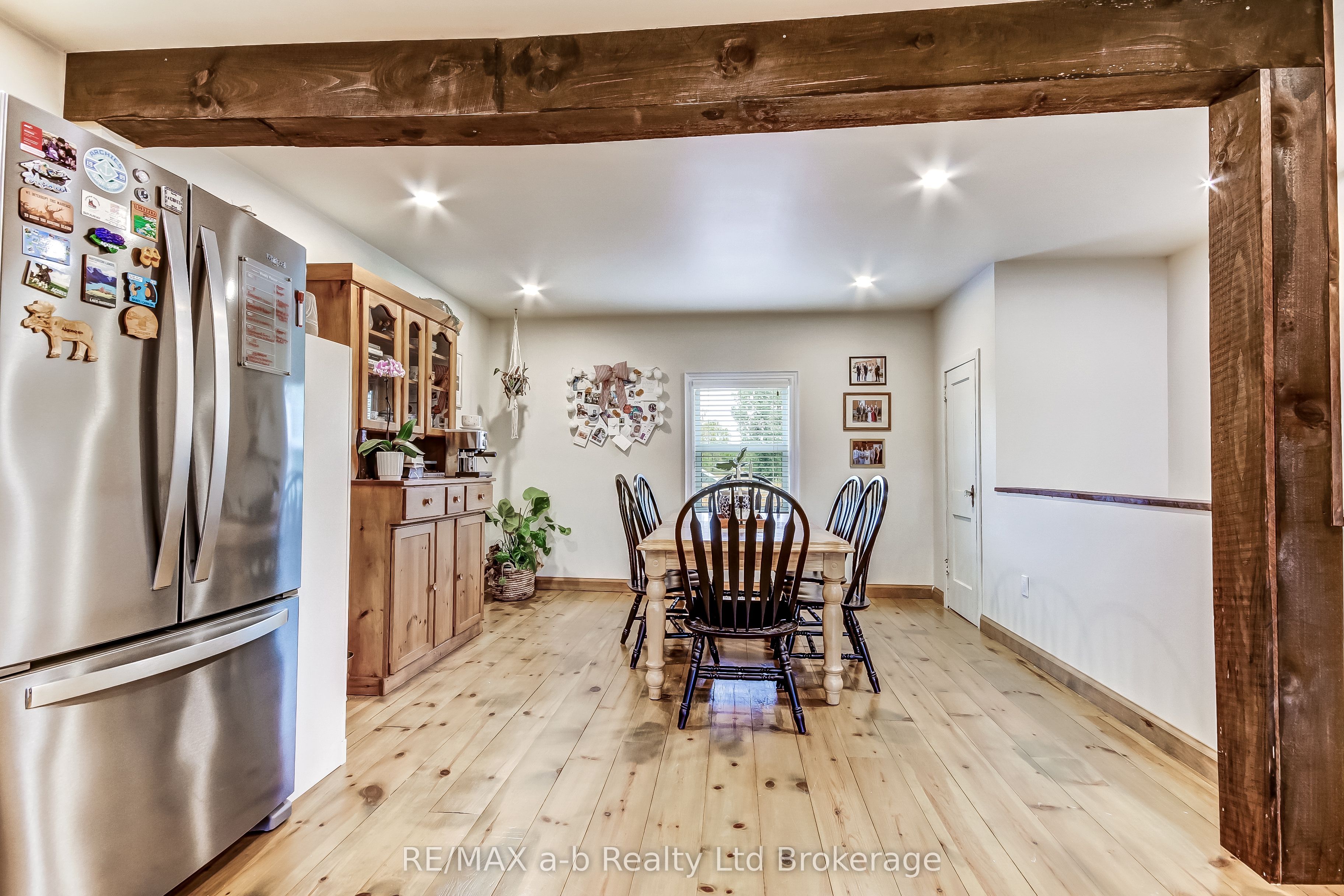 2237 Pinegrove Road Property Photo 11