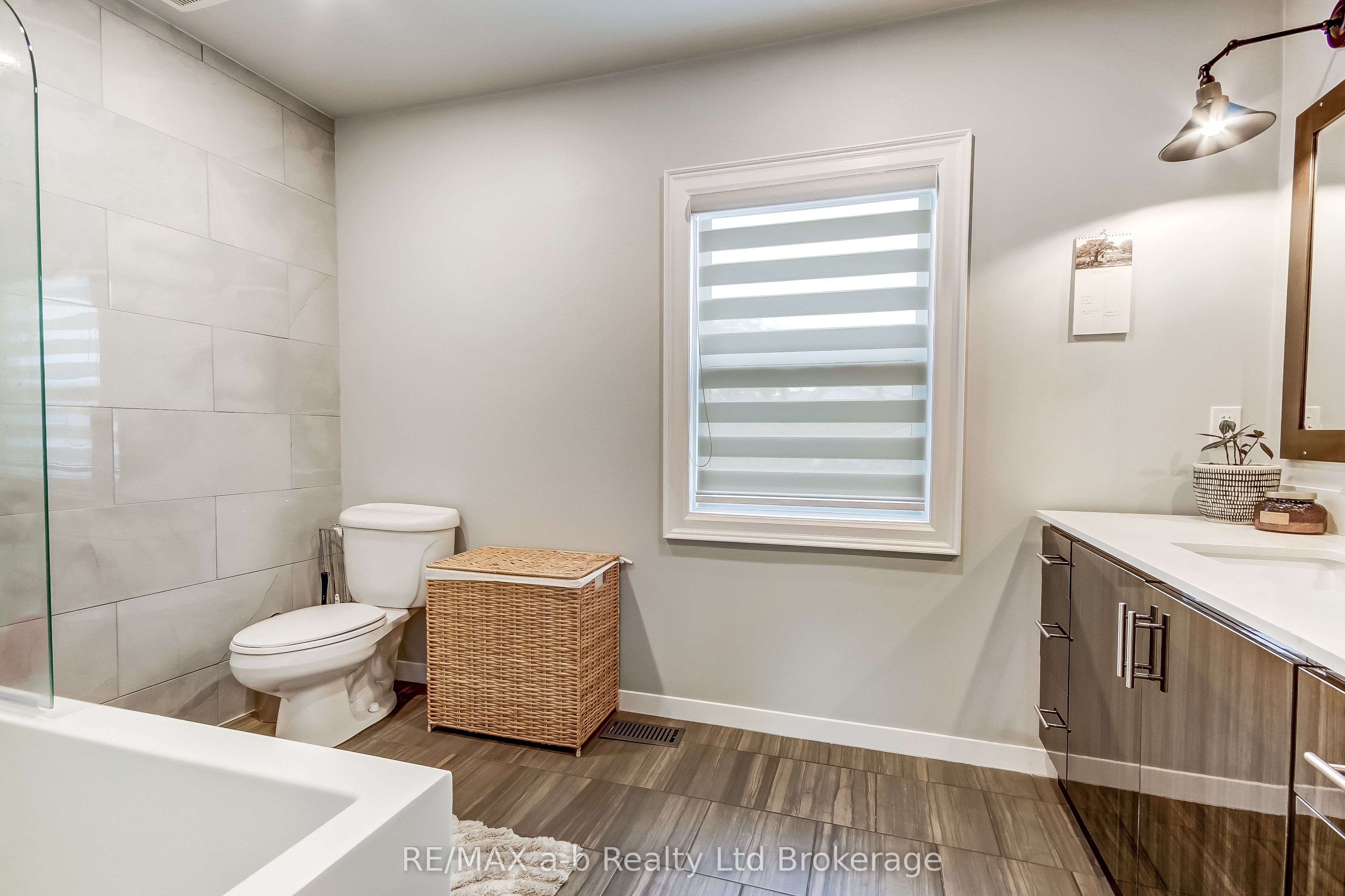 2237 Pinegrove Road Property Photo 14