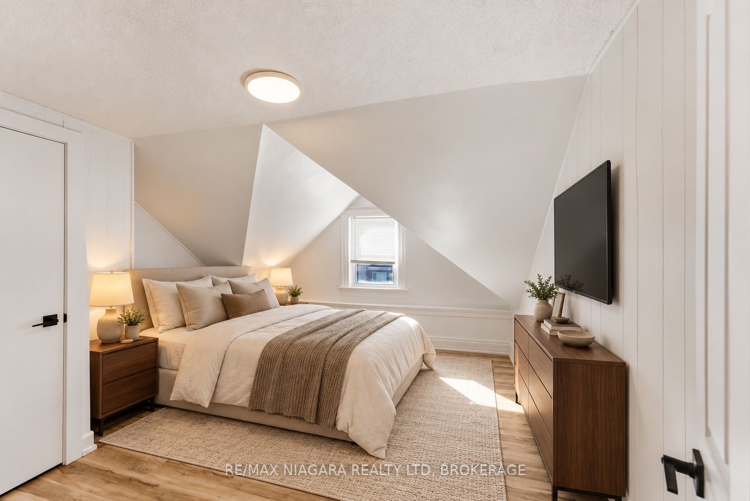 34 Haig Street Upper Property Photo 11