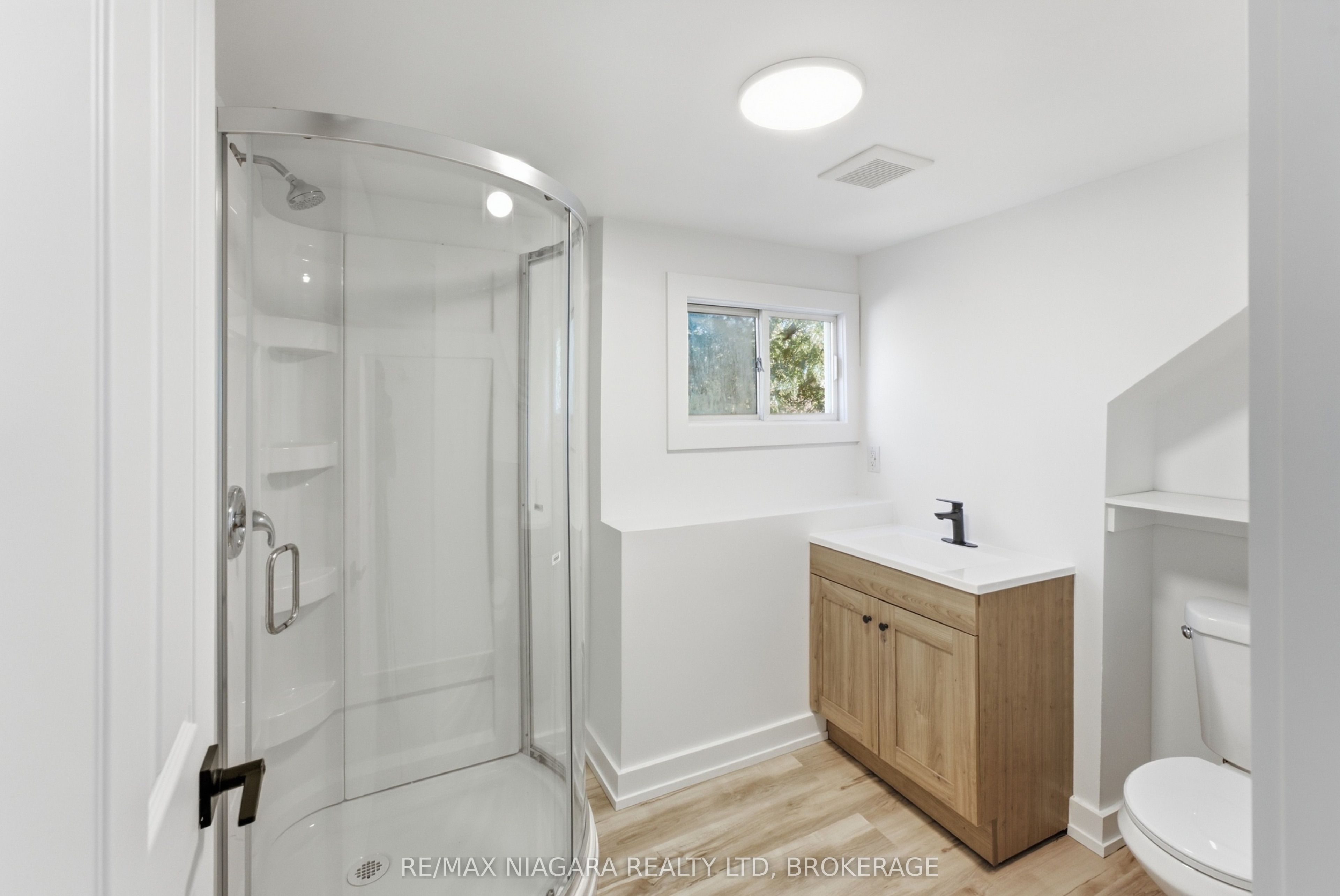 34 Haig Street Upper Property Photo 13