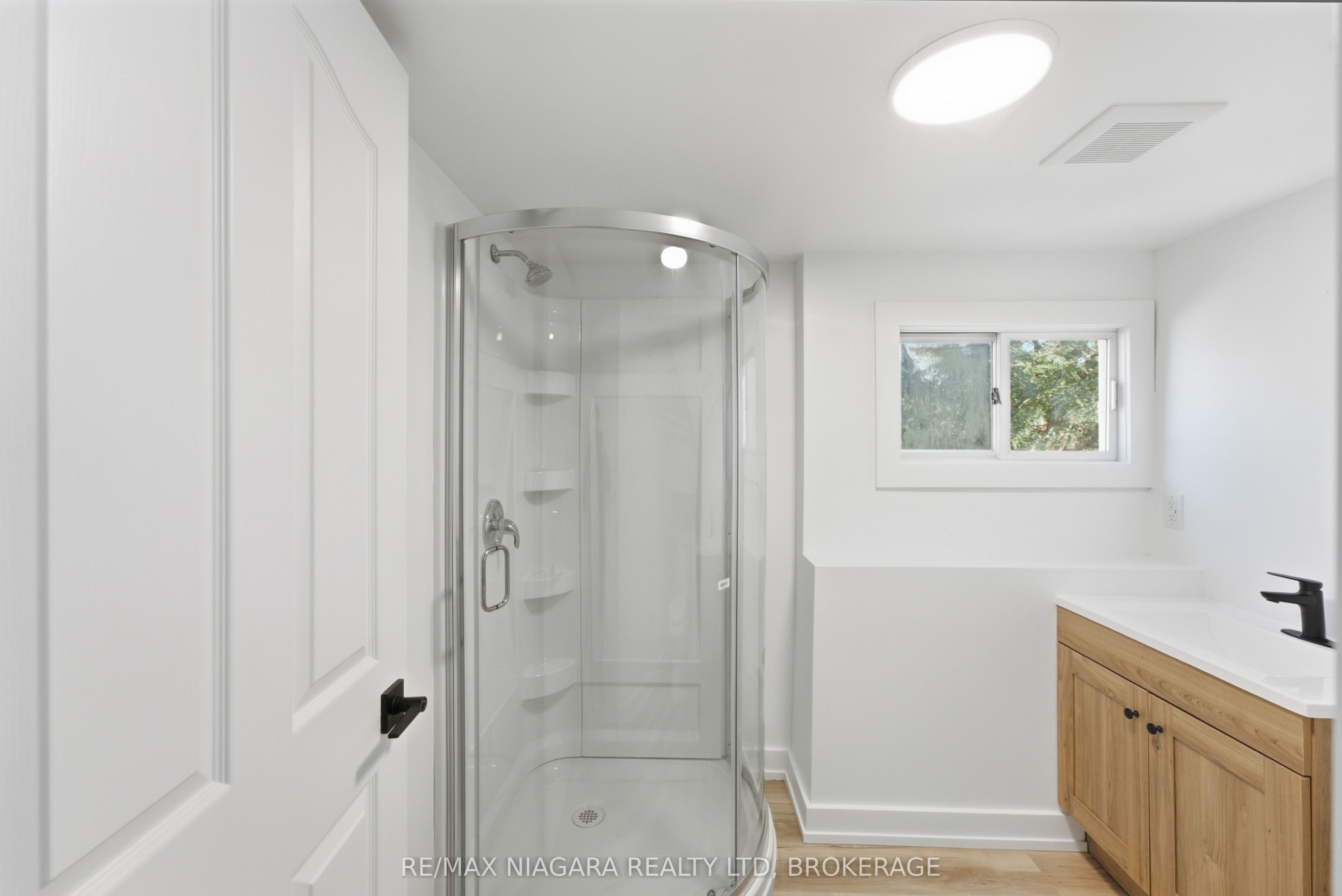 34 Haig Street Upper Property Photo 15