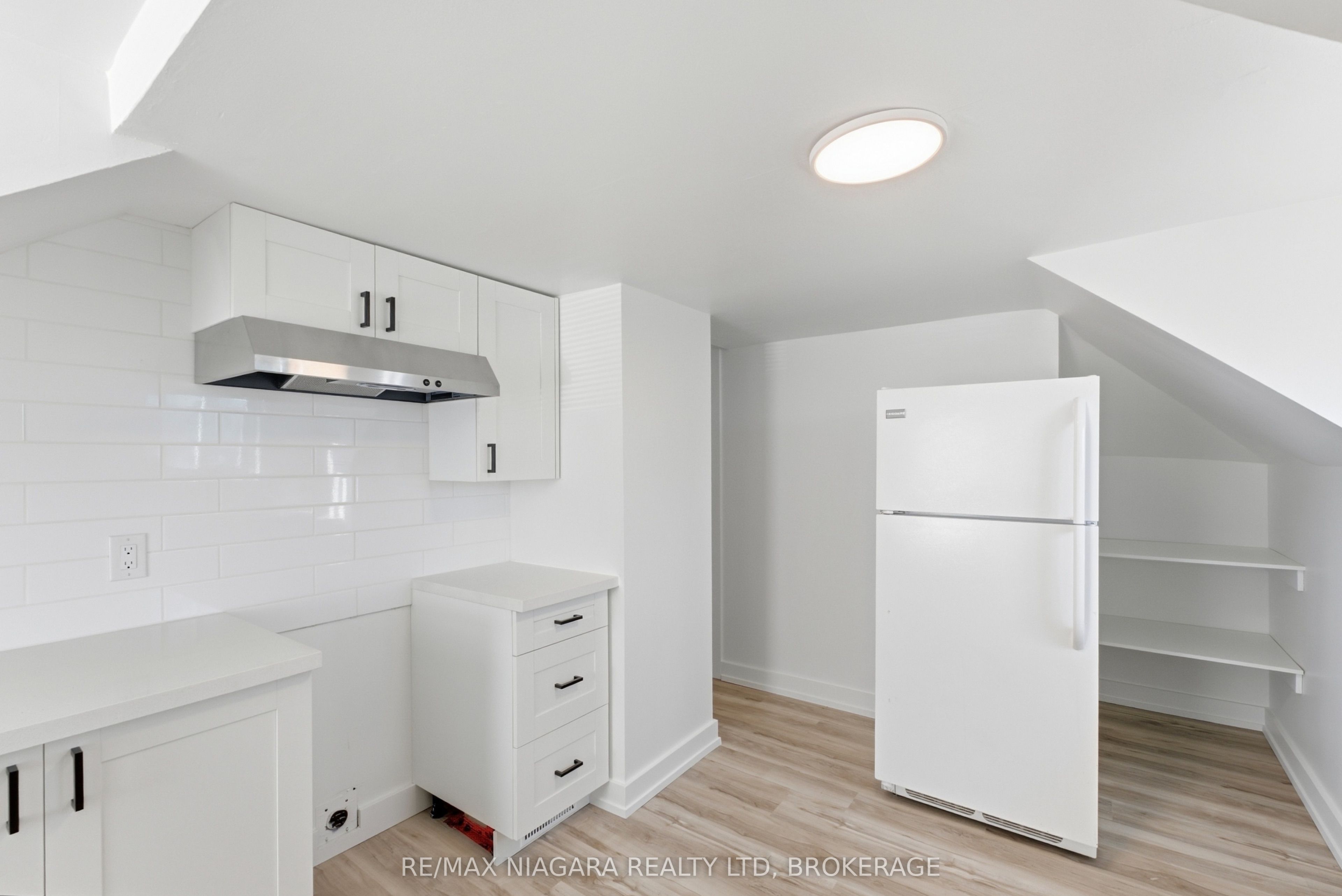 34 Haig Street Upper Property Photo 22