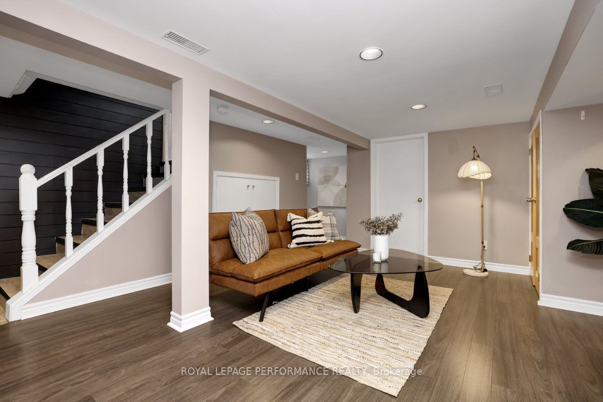 12 Prince Albert Street Property Photo 33
