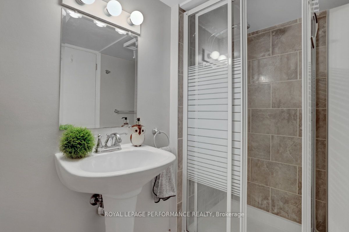 12 Prince Albert Street Property Photo 36