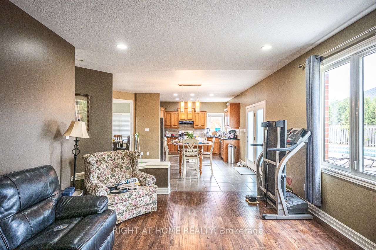 1366 Kains Woods Terrace Property Photo 16