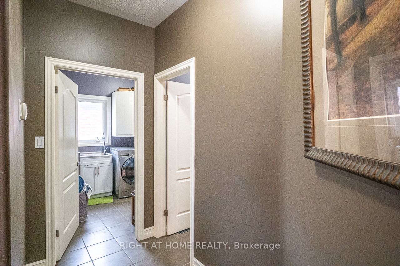 1366 Kains Woods Terrace Property Photo 18