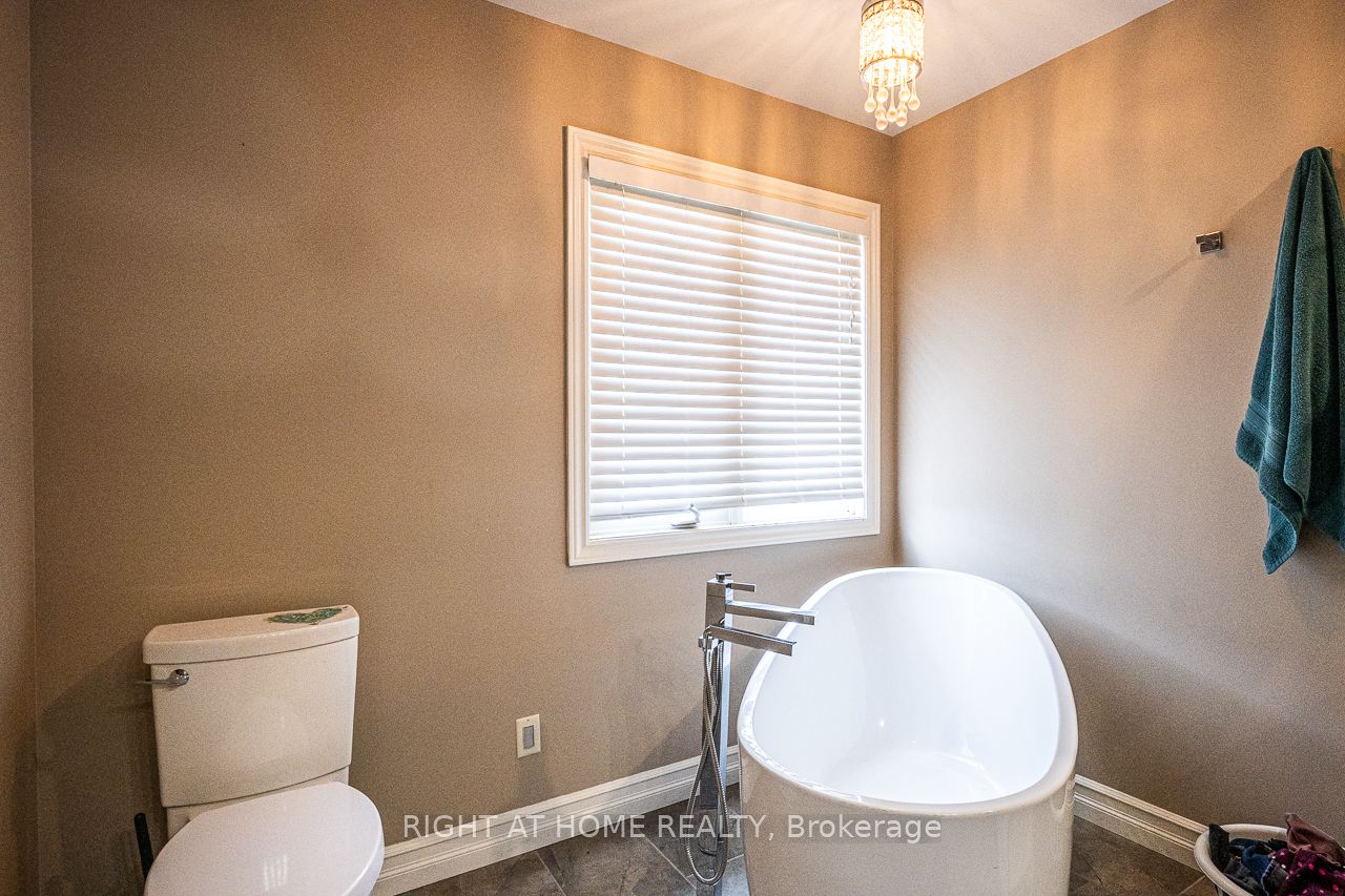 1366 Kains Woods Terrace Property Photo 35