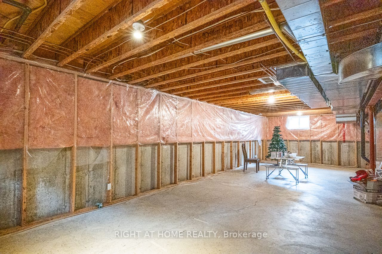 1366 Kains Woods Terrace Property Photo 43