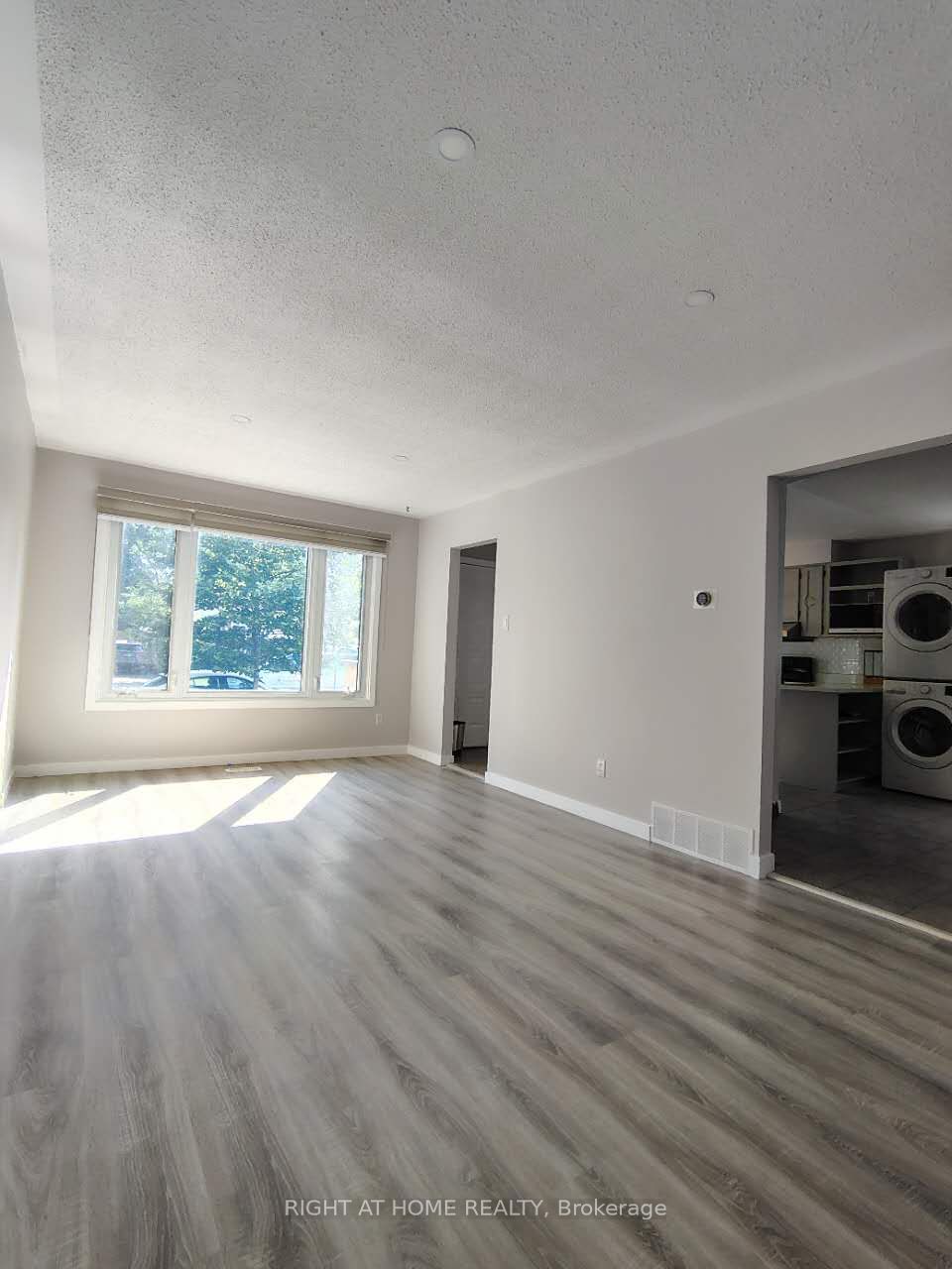 78 Olympic Crescent Property Photo 3