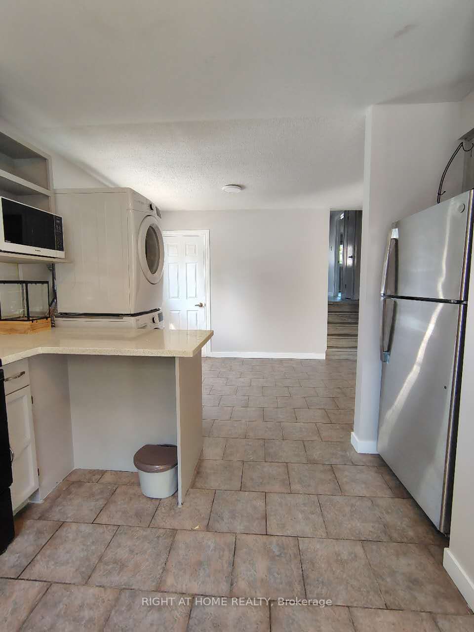 78 Olympic Crescent Property Photo 9