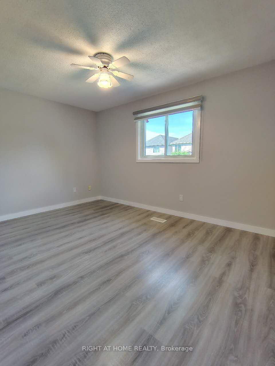 78 Olympic Crescent Property Photo 11