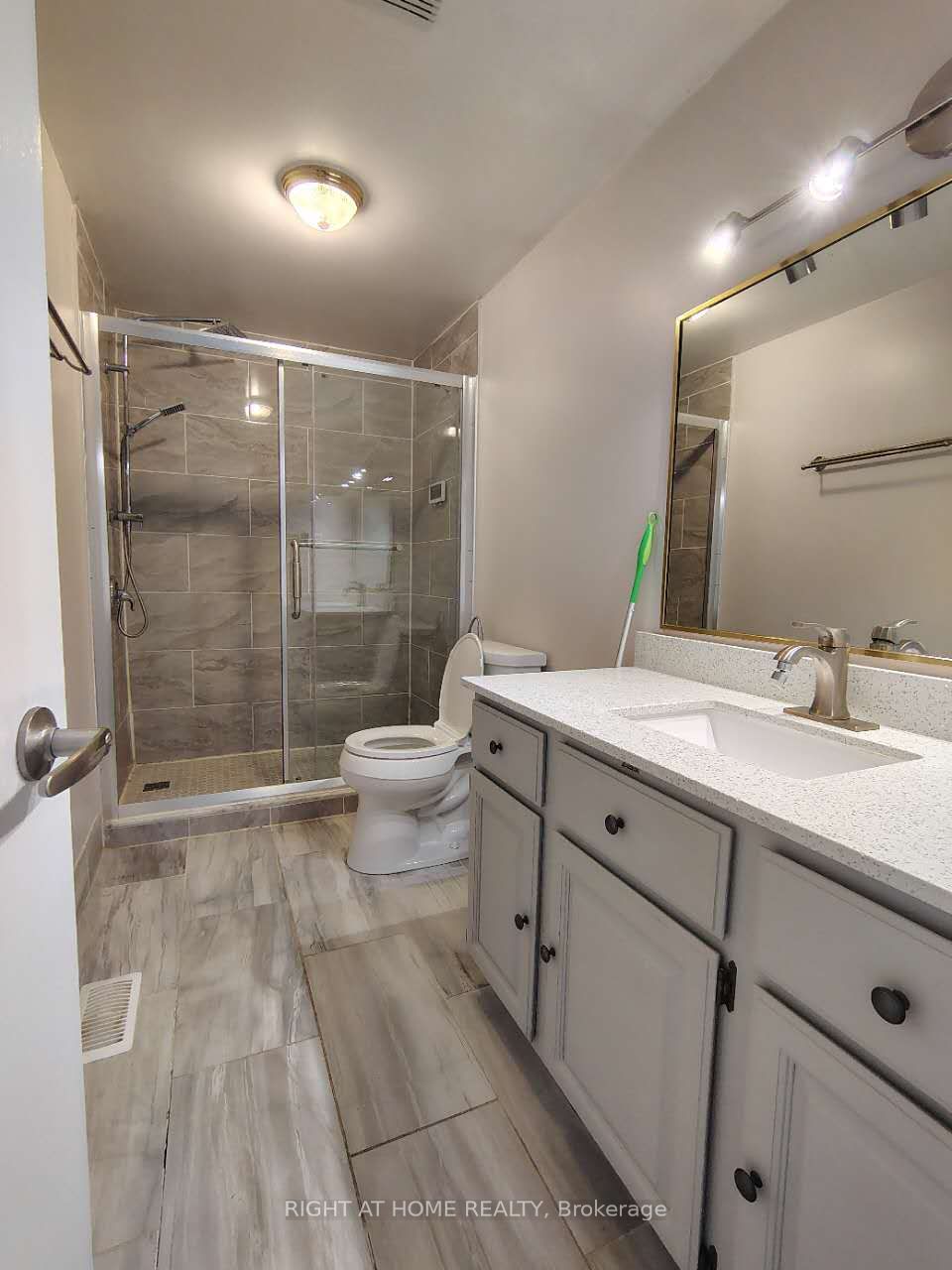 78 Olympic Crescent Property Photo 15