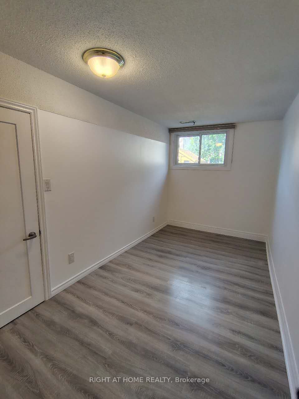 78 Olympic Crescent Property Photo 23