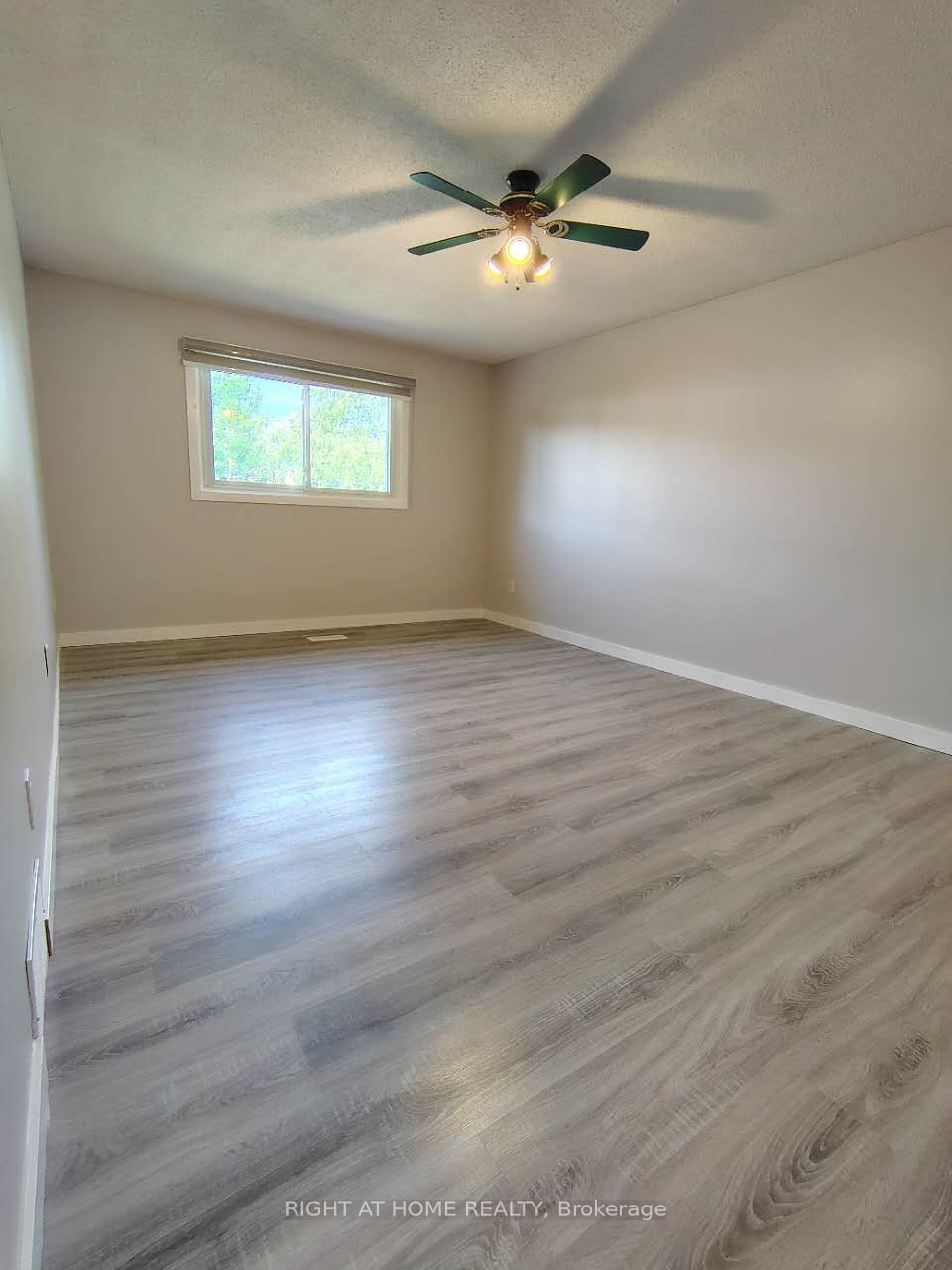 78 Olympic Crescent Property Photo 26