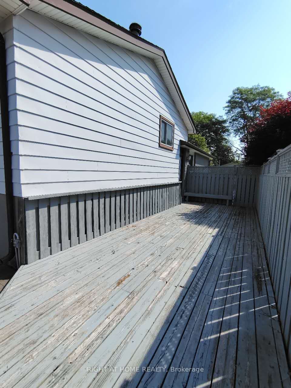 78 Olympic Crescent Property Photo 32
