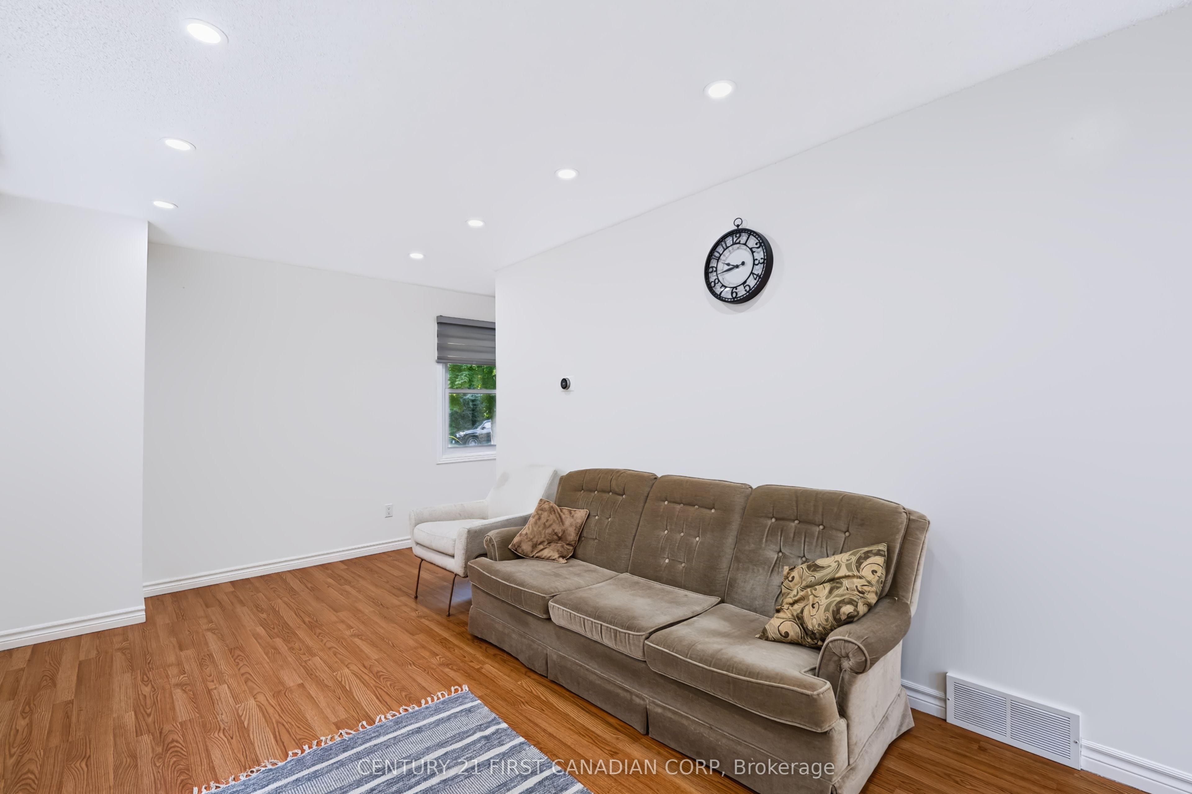 159 Walmer Gardens Property Photo 14
