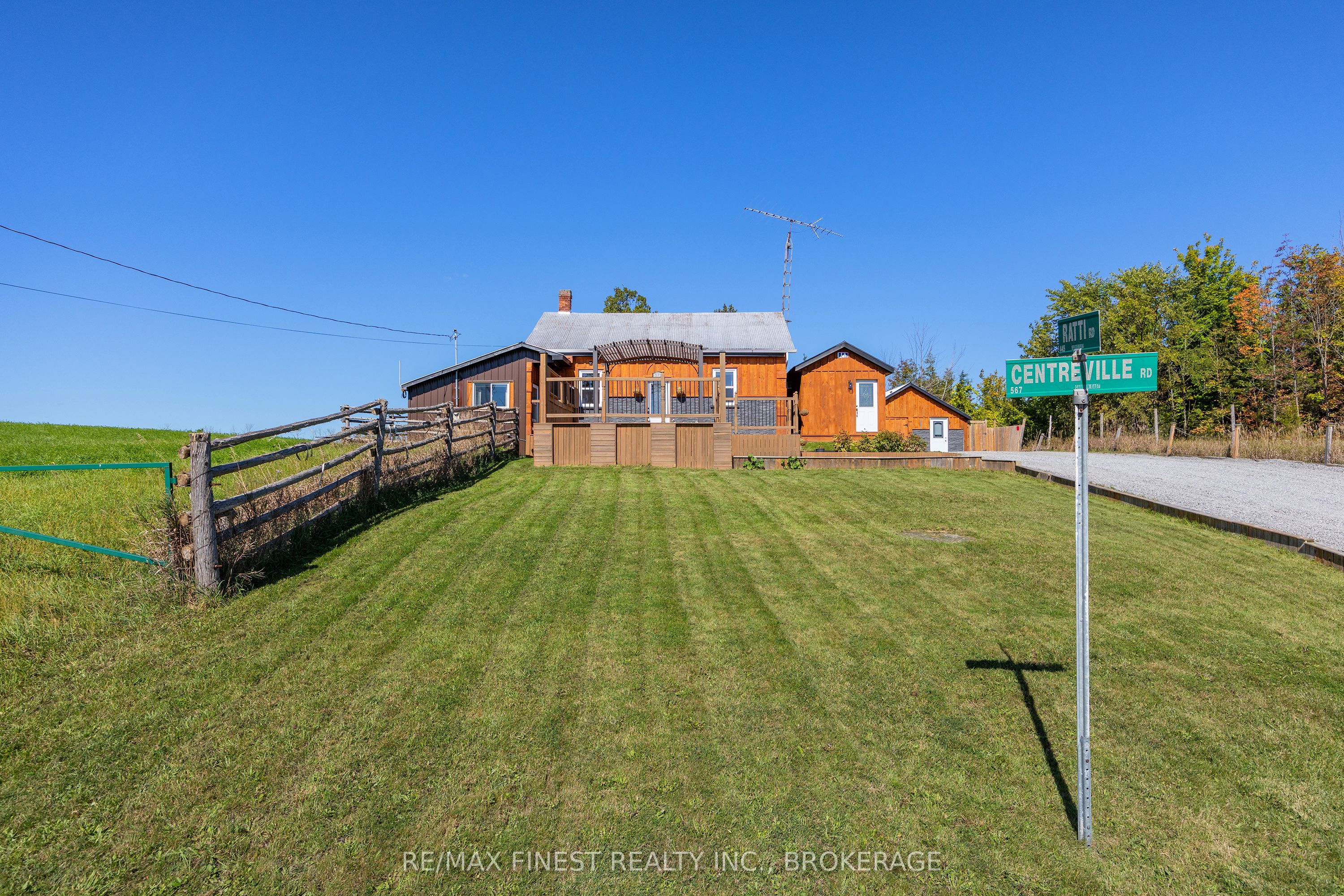 571 Centreville Road Property Photo 3