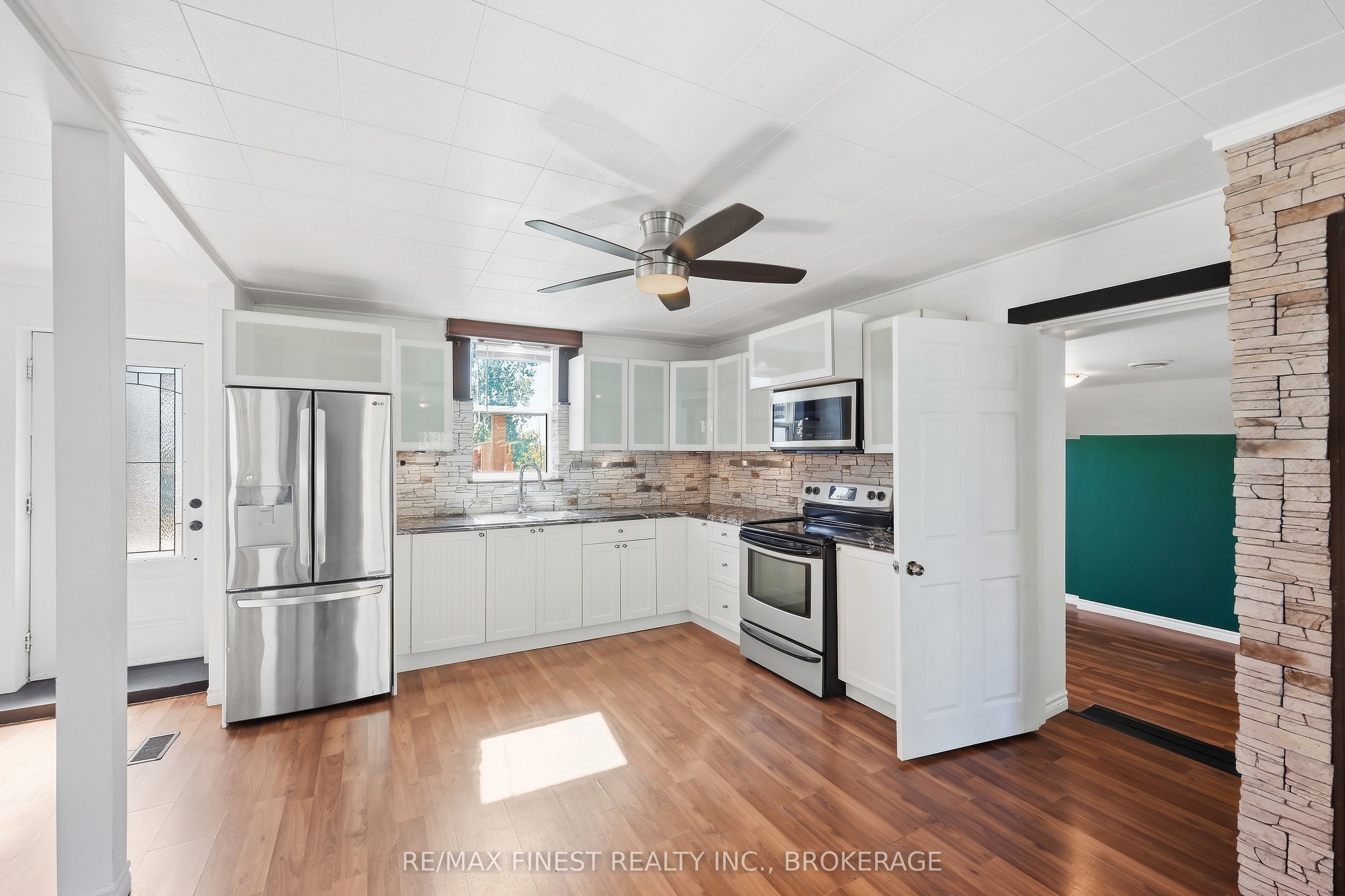 571 Centreville Road Property Photo 6
