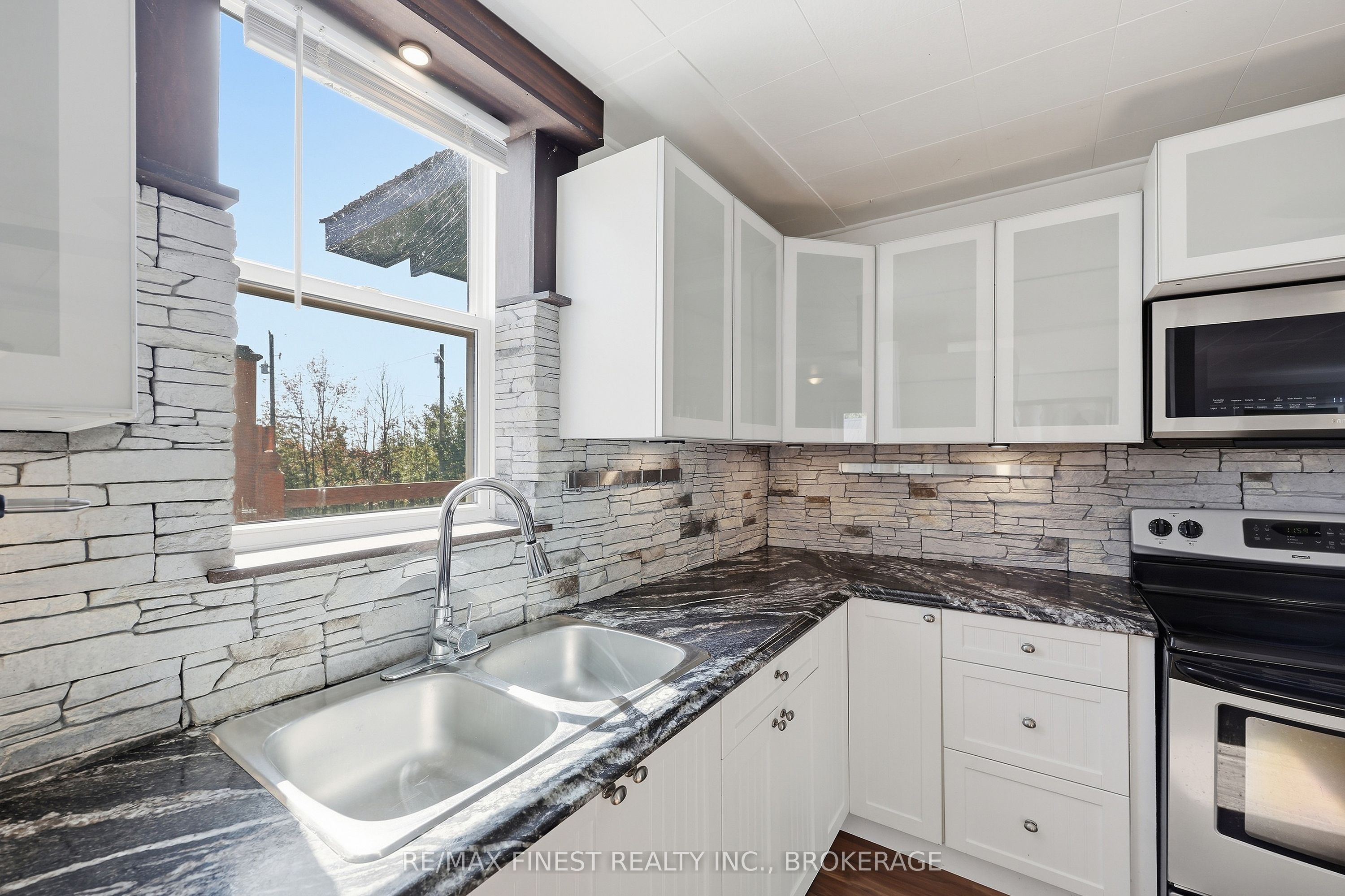 571 Centreville Road Property Photo 8